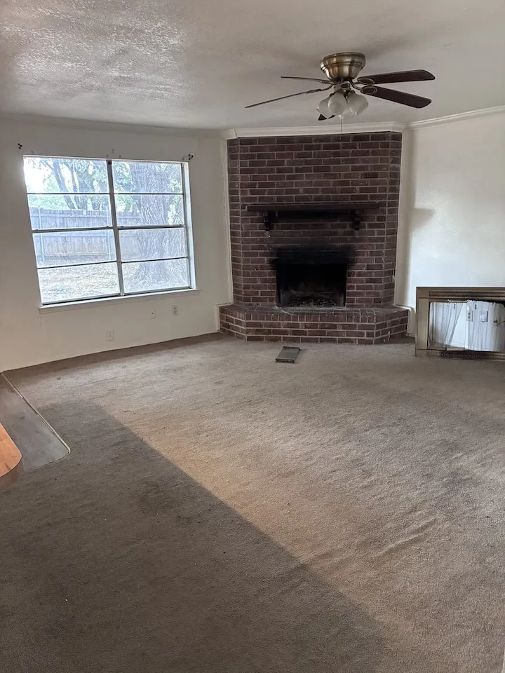Single Family Residence For Sale in Tarrant County , 621 Dayton Road, Mansfield, Texas 76063, 3 Bedroom, 3 Bathroom, 2 Garage spaces, 1,312 Sqft, built in 1980, mls#21395009, Real Estate Agent in Mansfield, Homes For Sale in Tarrant county, Homes For Sale in Mansfield, Realtor in Mansfield Texas, Real Estate Brokerage Independent Realty Texas, Luminita Cordes Realtor