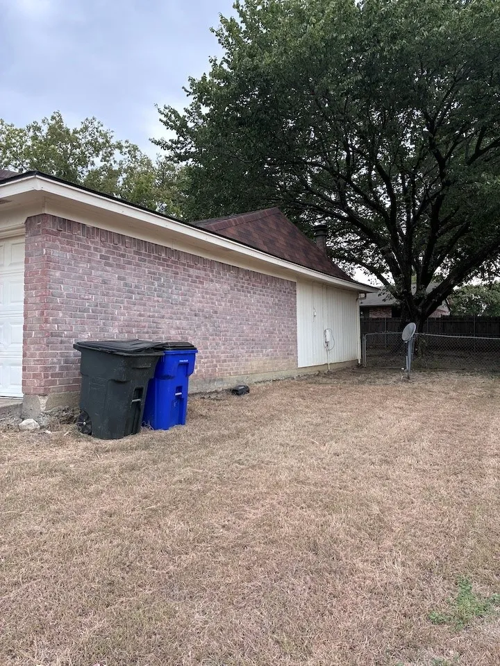 Single Family Residence For Sale in Tarrant County , 621 Dayton Road, Mansfield, Texas 76063, 3 Bedroom, 3 Bathroom, 2 Garage spaces, 1,312 Sqft, built in 1980, mls#21395009, Real Estate Agent in Mansfield, Homes For Sale in Tarrant county, Homes For Sale in Mansfield, Realtor in Mansfield Texas, Real Estate Brokerage Independent Realty Texas, Luminita Cordes Realtor