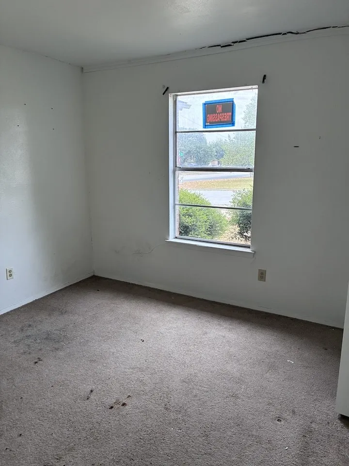 Single Family Residence For Sale in Tarrant County , 621 Dayton Road, Mansfield, Texas 76063, 3 Bedroom, 3 Bathroom, 2 Garage spaces, 1,312 Sqft, built in 1980, mls#21395009, Real Estate Agent in Mansfield, Homes For Sale in Tarrant county, Homes For Sale in Mansfield, Realtor in Mansfield Texas, Real Estate Brokerage Independent Realty Texas, Luminita Cordes Realtor