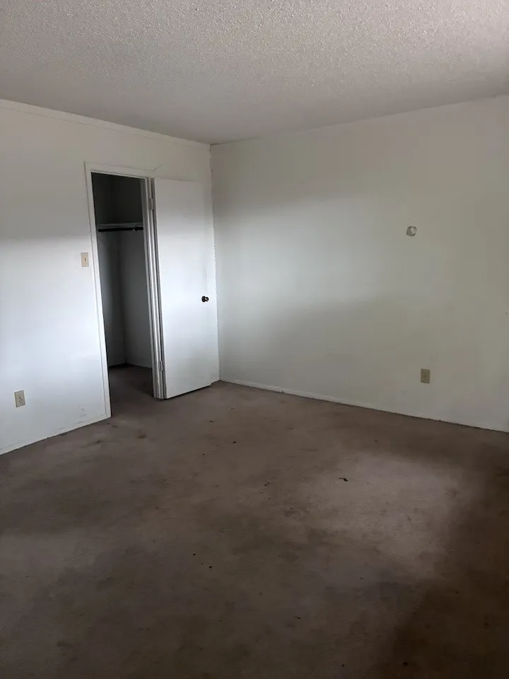 Single Family Residence For Sale in Tarrant County , 621 Dayton Road, Mansfield, Texas 76063, 3 Bedroom, 3 Bathroom, 2 Garage spaces, 1,312 Sqft, built in 1980, mls#21395009, Real Estate Agent in Mansfield, Homes For Sale in Tarrant county, Homes For Sale in Mansfield, Realtor in Mansfield Texas, Real Estate Brokerage Independent Realty Texas, Luminita Cordes Realtor