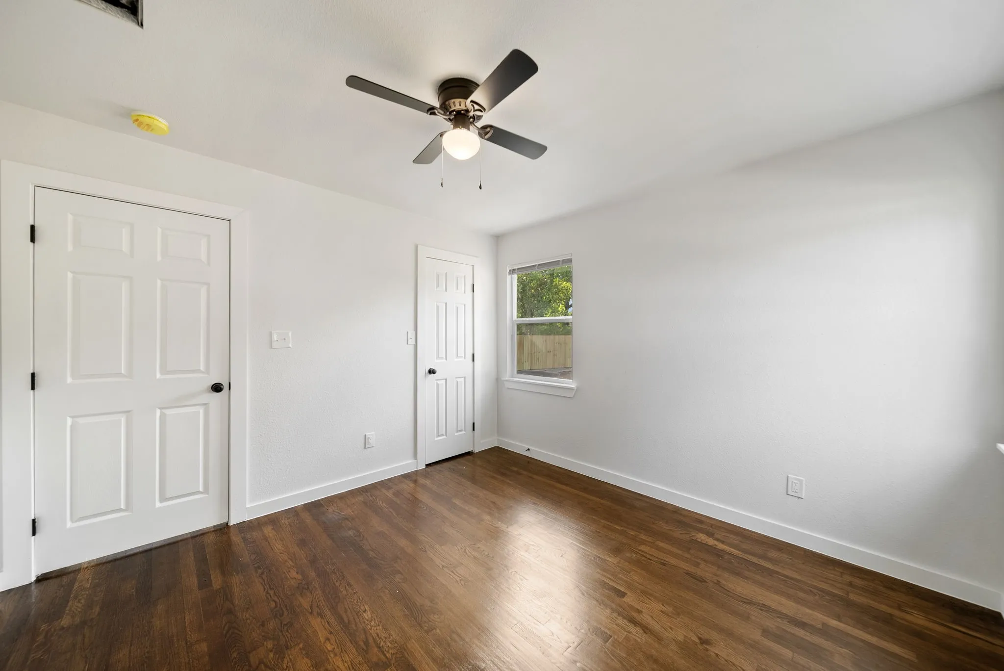 Single Family Residence For Sale in Dallas County , 2451 Hudspeth Avenue, Dallas, Texas 75216, 3 Bedroom, 2 Bathroom, Garage spaces, 1,200 Sqft, built in 1951, mls#21396473, Real Estate Agent in Dallas, Homes For Sale in Dallas county, Homes For Sale in Dallas, Realtor in Dallas Texas, Real Estate Brokerage Independent Realty Texas, Luminita Cordes Realtor