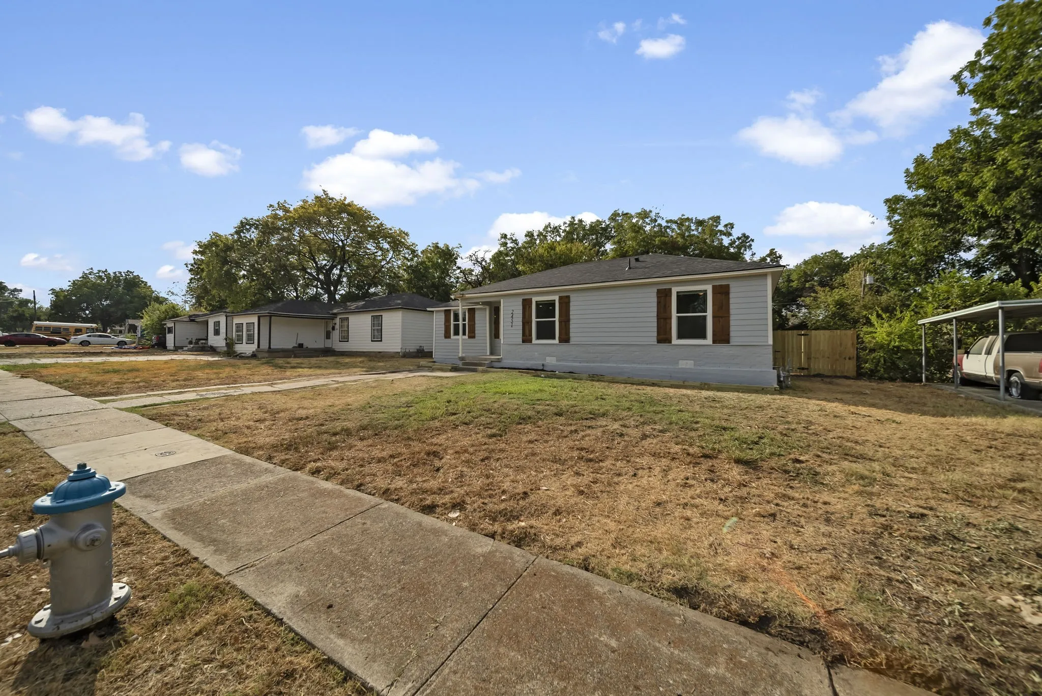 Single Family Residence For Sale in Dallas County , 2451 Hudspeth Avenue, Dallas, Texas 75216, 3 Bedroom, 2 Bathroom, Garage spaces, 1,200 Sqft, built in 1951, mls#21396473, Real Estate Agent in Dallas, Homes For Sale in Dallas county, Homes For Sale in Dallas, Realtor in Dallas Texas, Real Estate Brokerage Independent Realty Texas, Luminita Cordes Realtor
