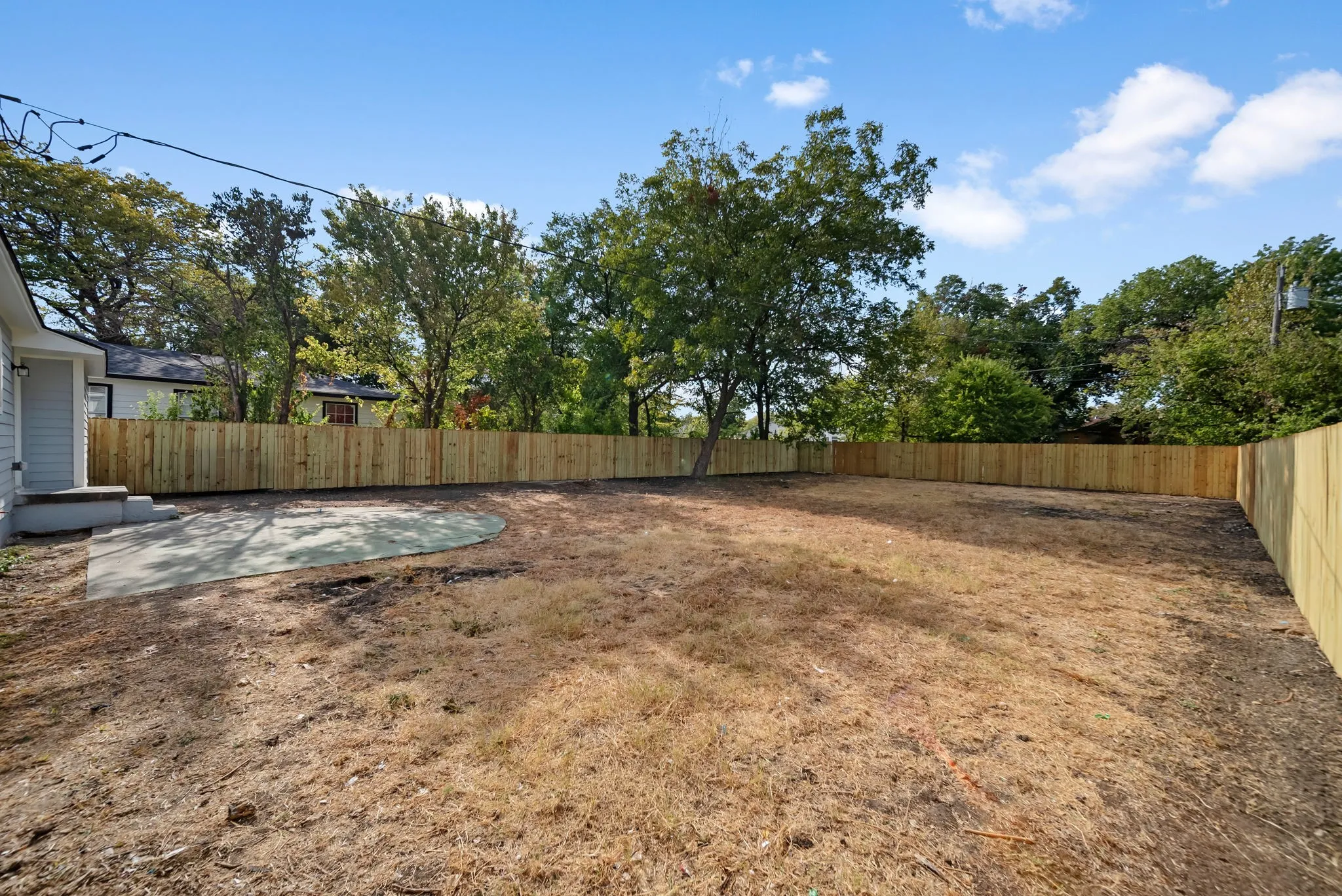 Single Family Residence For Sale in Dallas County , 2451 Hudspeth Avenue, Dallas, Texas 75216, 3 Bedroom, 2 Bathroom, Garage spaces, 1,200 Sqft, built in 1951, mls#21396473, Real Estate Agent in Dallas, Homes For Sale in Dallas county, Homes For Sale in Dallas, Realtor in Dallas Texas, Real Estate Brokerage Independent Realty Texas, Luminita Cordes Realtor