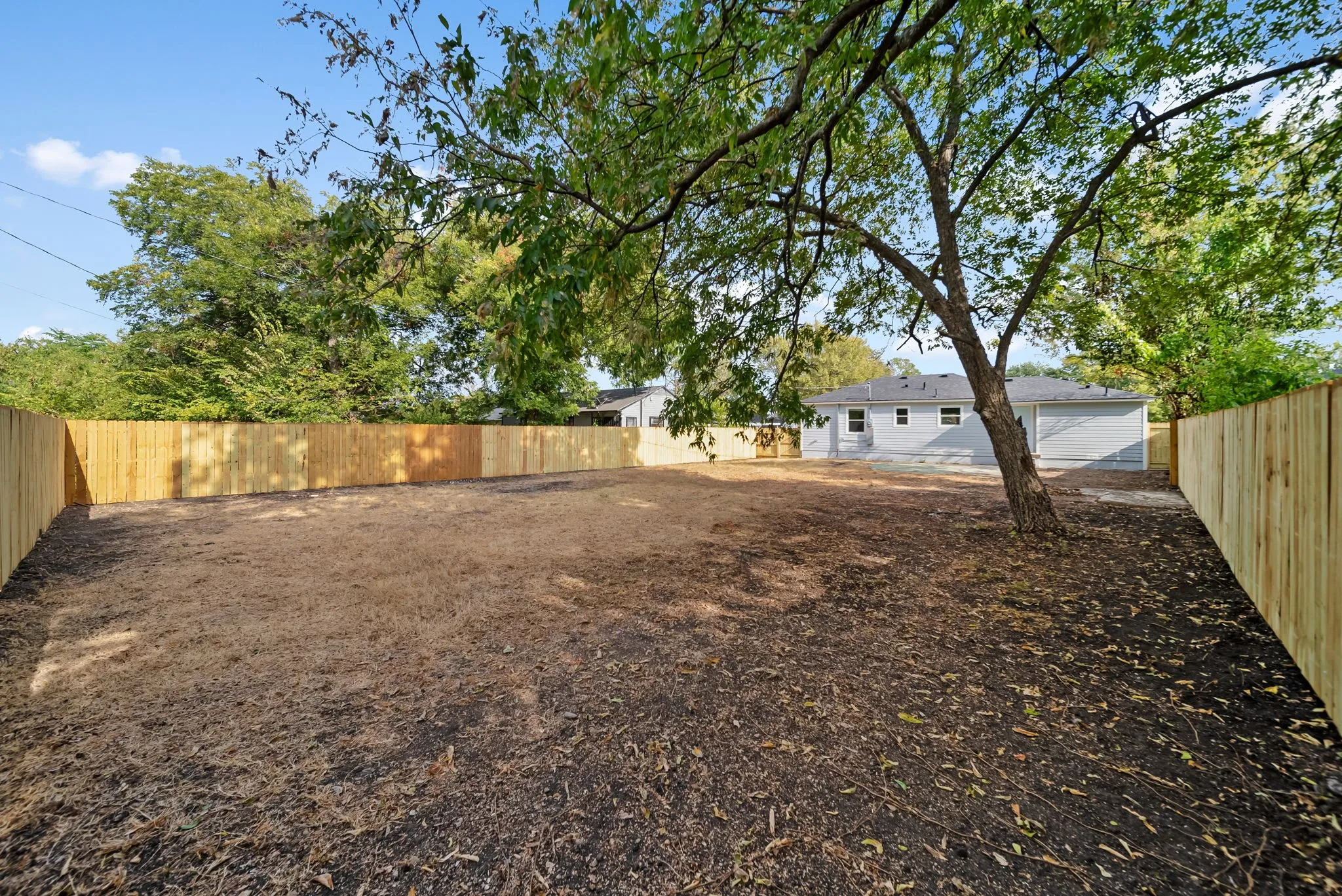 Single Family Residence For Sale in Dallas County , 2451 Hudspeth Avenue, Dallas, Texas 75216, 3 Bedroom, 2 Bathroom, Garage spaces, 1,200 Sqft, built in 1951, mls#21396473, Real Estate Agent in Dallas, Homes For Sale in Dallas county, Homes For Sale in Dallas, Realtor in Dallas Texas, Real Estate Brokerage Independent Realty Texas, Luminita Cordes Realtor
