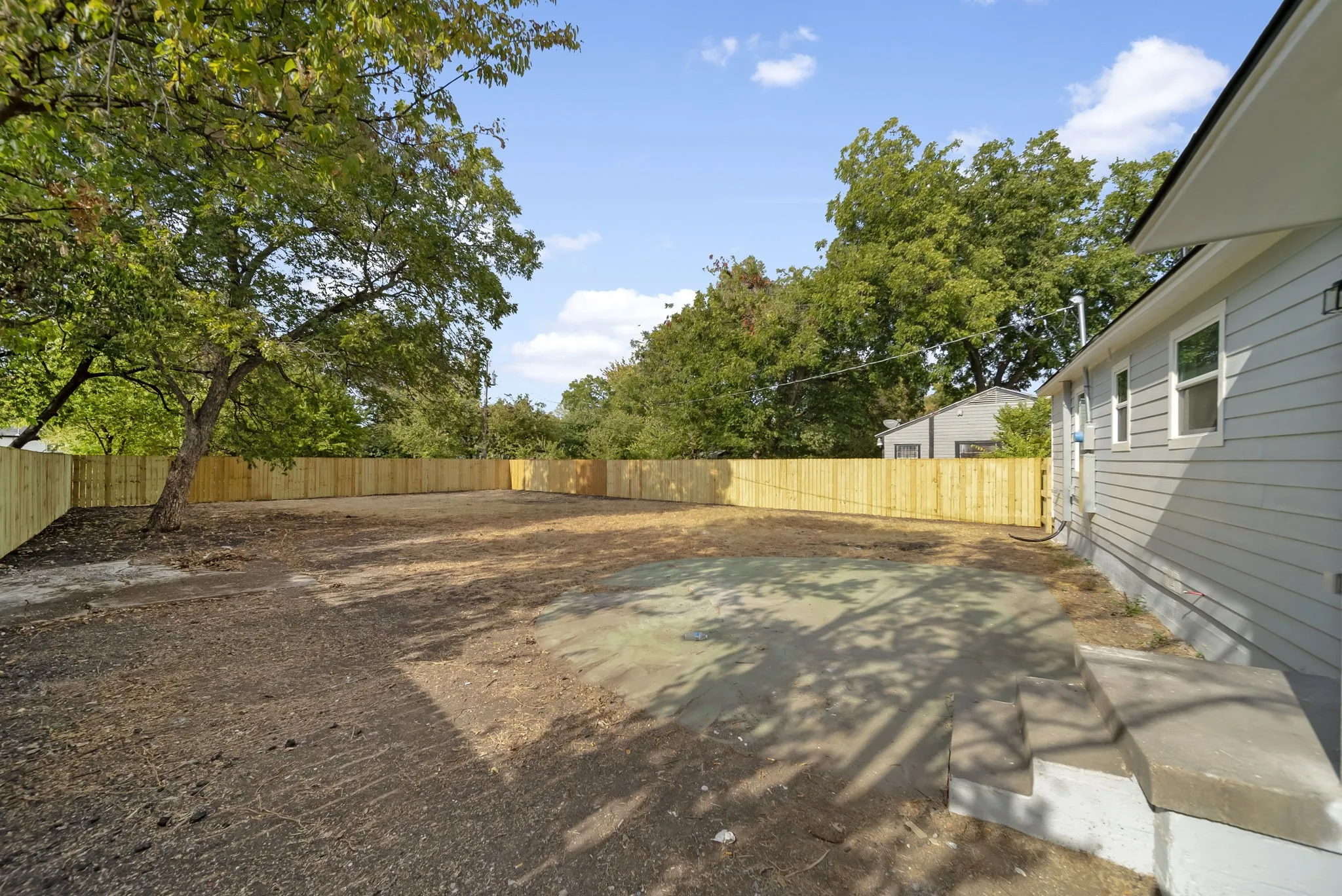 Single Family Residence For Sale in Dallas County , 2451 Hudspeth Avenue, Dallas, Texas 75216, 3 Bedroom, 2 Bathroom, Garage spaces, 1,200 Sqft, built in 1951, mls#21396473, Real Estate Agent in Dallas, Homes For Sale in Dallas county, Homes For Sale in Dallas, Realtor in Dallas Texas, Real Estate Brokerage Independent Realty Texas, Luminita Cordes Realtor