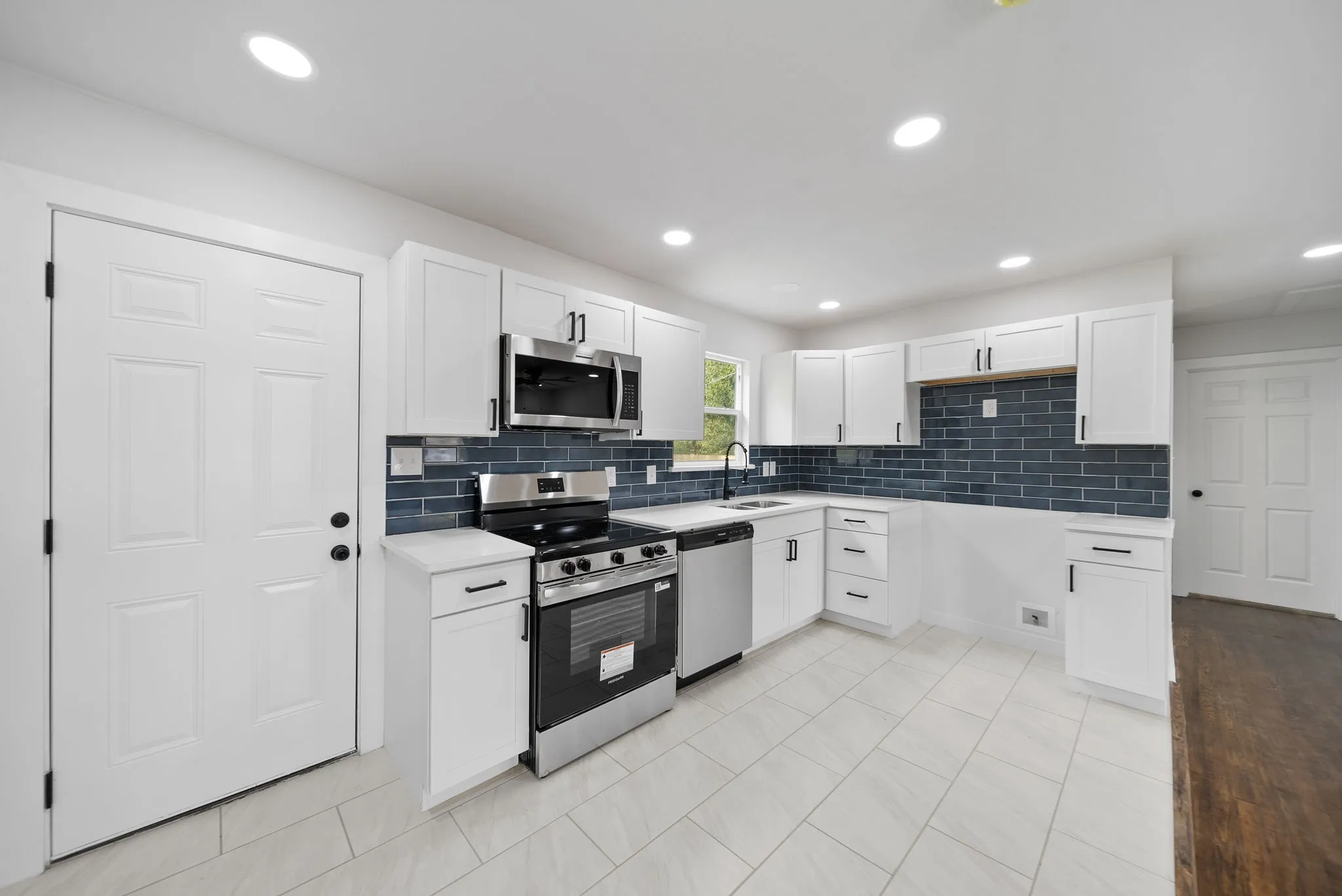 Single Family Residence For Sale in Dallas County , 2451 Hudspeth Avenue, Dallas, Texas 75216, 3 Bedroom, 2 Bathroom, Garage spaces, 1,200 Sqft, built in 1951, mls#21396473, Real Estate Agent in Dallas, Homes For Sale in Dallas county, Homes For Sale in Dallas, Realtor in Dallas Texas, Real Estate Brokerage Independent Realty Texas, Luminita Cordes Realtor
