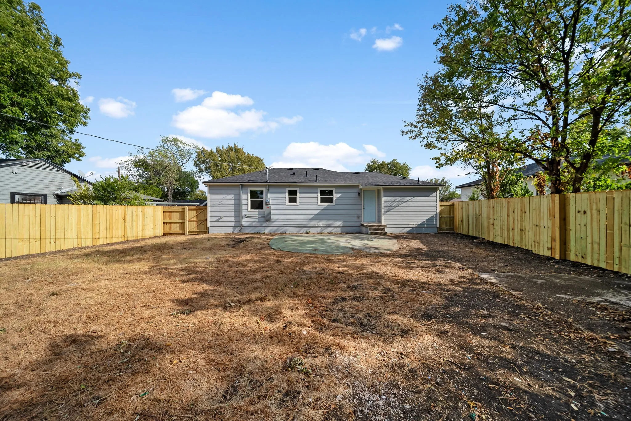 Single Family Residence For Sale in Dallas County , 2451 Hudspeth Avenue, Dallas, Texas 75216, 3 Bedroom, 2 Bathroom, Garage spaces, 1,200 Sqft, built in 1951, mls#21396473, Real Estate Agent in Dallas, Homes For Sale in Dallas county, Homes For Sale in Dallas, Realtor in Dallas Texas, Real Estate Brokerage Independent Realty Texas, Luminita Cordes Realtor