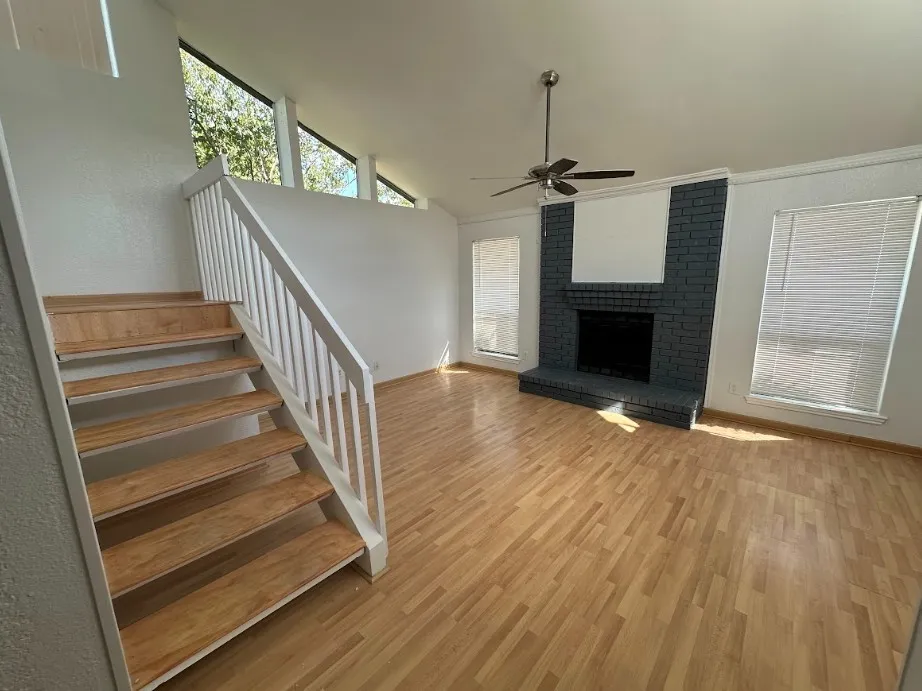 Single Family Residence For Rent in Dallas County , 1123 Hemlock Drive, De Soto, Texas 75115, 3 Bedroom, 3 Bathroom, 2 Garage spaces, 1,493 Sqft, built in 1985, mls#21393148, Real Estate Agent in De Soto, Homes For Rent in Dallas county, Homes For Rent in De Soto, Realtor in De Soto Texas, Real Estate Brokerage Independent Realty Texas, Luminita Cordes Realtor