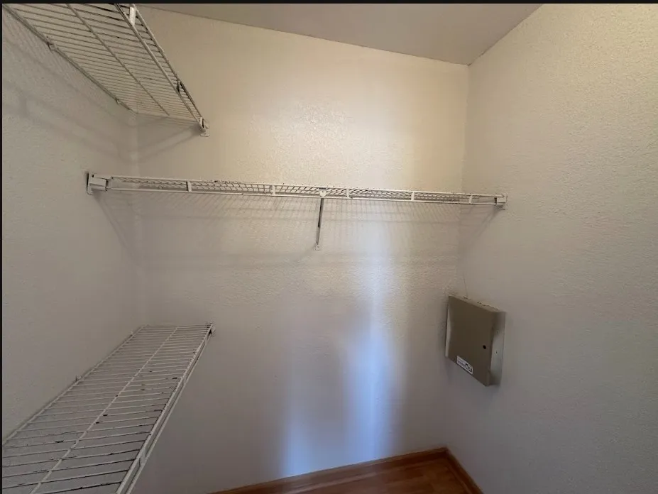 Single Family Residence For Rent in Dallas County , 1123 Hemlock Drive, De Soto, Texas 75115, 3 Bedroom, 3 Bathroom, 2 Garage spaces, 1,493 Sqft, built in 1985, mls#21393148, Real Estate Agent in De Soto, Homes For Rent in Dallas county, Homes For Rent in De Soto, Realtor in De Soto Texas, Real Estate Brokerage Independent Realty Texas, Luminita Cordes Realtor