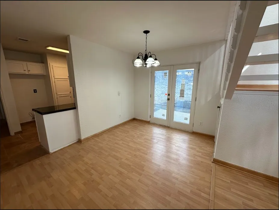 Single Family Residence For Rent in Dallas County , 1123 Hemlock Drive, De Soto, Texas 75115, 3 Bedroom, 3 Bathroom, 2 Garage spaces, 1,493 Sqft, built in 1985, mls#21393148, Real Estate Agent in De Soto, Homes For Rent in Dallas county, Homes For Rent in De Soto, Realtor in De Soto Texas, Real Estate Brokerage Independent Realty Texas, Luminita Cordes Realtor