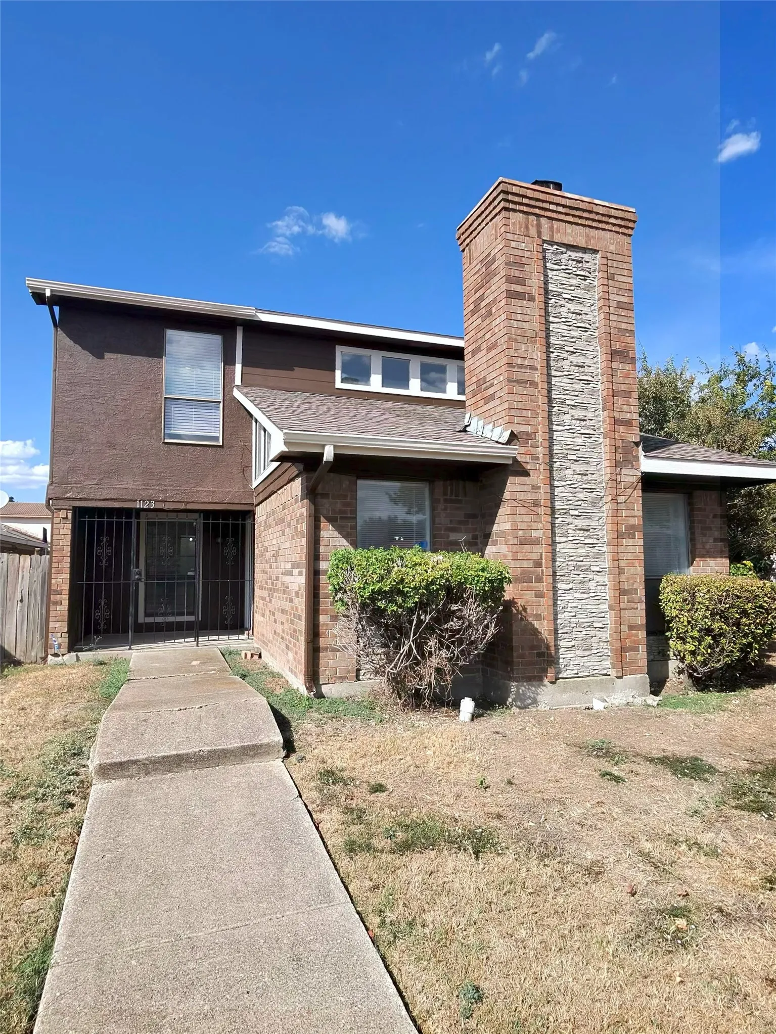 Single Family Residence For Rent in Dallas County , 1123 Hemlock Drive, De Soto, Texas 75115, 3 Bedroom, 3 Bathroom, 2 Garage spaces, 1,493 Sqft, built in 1985, mls#21393148, Real Estate Agent in De Soto, Homes For Rent in Dallas county, Homes For Rent in De Soto, Realtor in De Soto Texas, Real Estate Brokerage Independent Realty Texas, Luminita Cordes Realtor