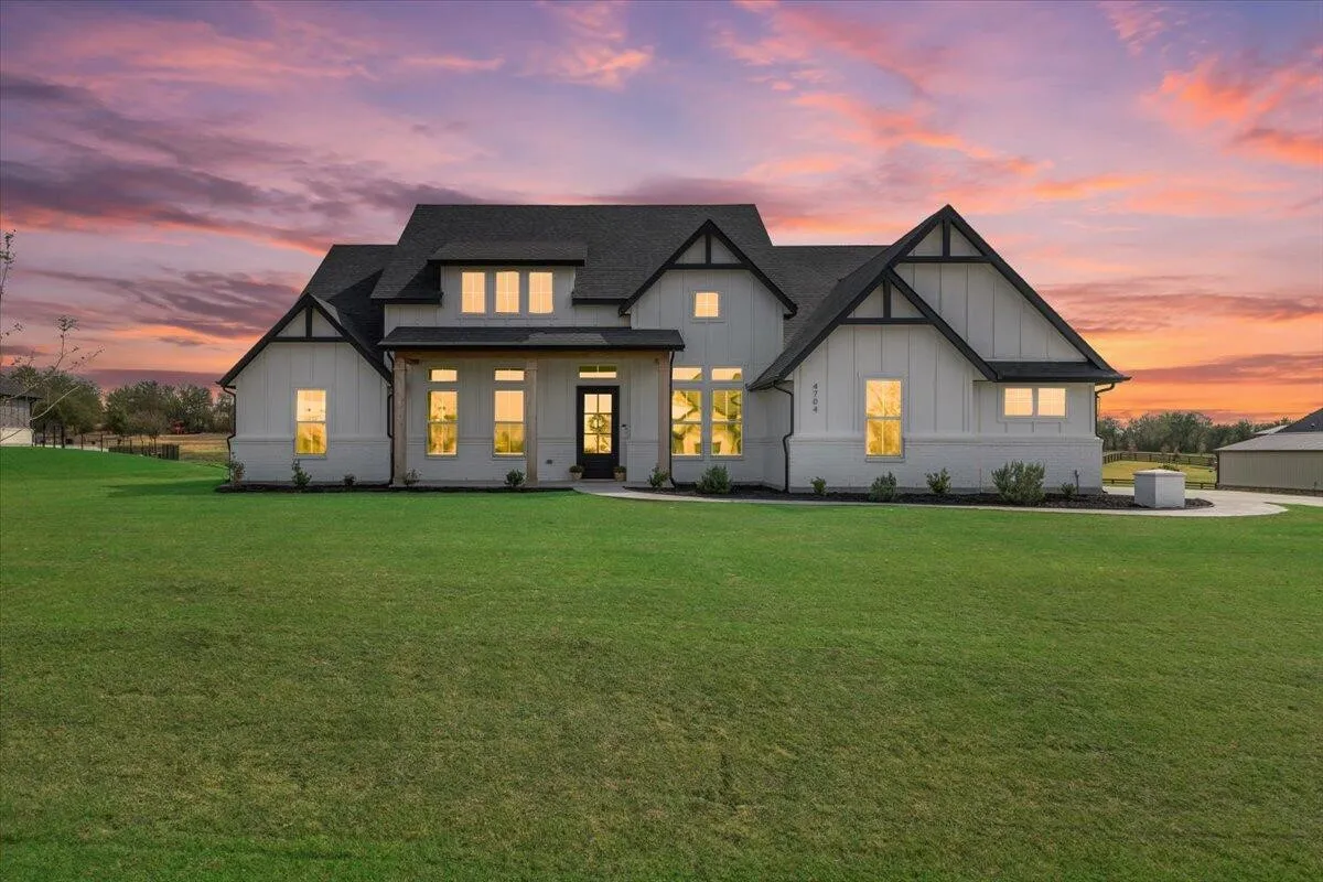 Single Family Residence For Sale in Tarrant County , 4704 Tay Terrace, Fort Worth, Texas 76179, 4 Bedroom, 3 Bathroom, 3 Garage spaces, 2,830 Sqft, built in 2025, mls#21396599, Real Estate Agent in Fort Worth, Homes For Sale in Tarrant county, Homes For Sale in Fort Worth, Realtor in Fort Worth Texas, Real Estate Brokerage Independent Realty Texas, Luminita Cordes Realtor