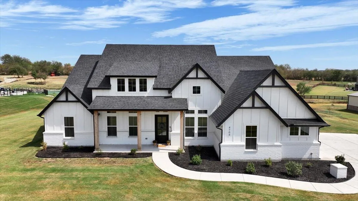 Single Family Residence For Sale