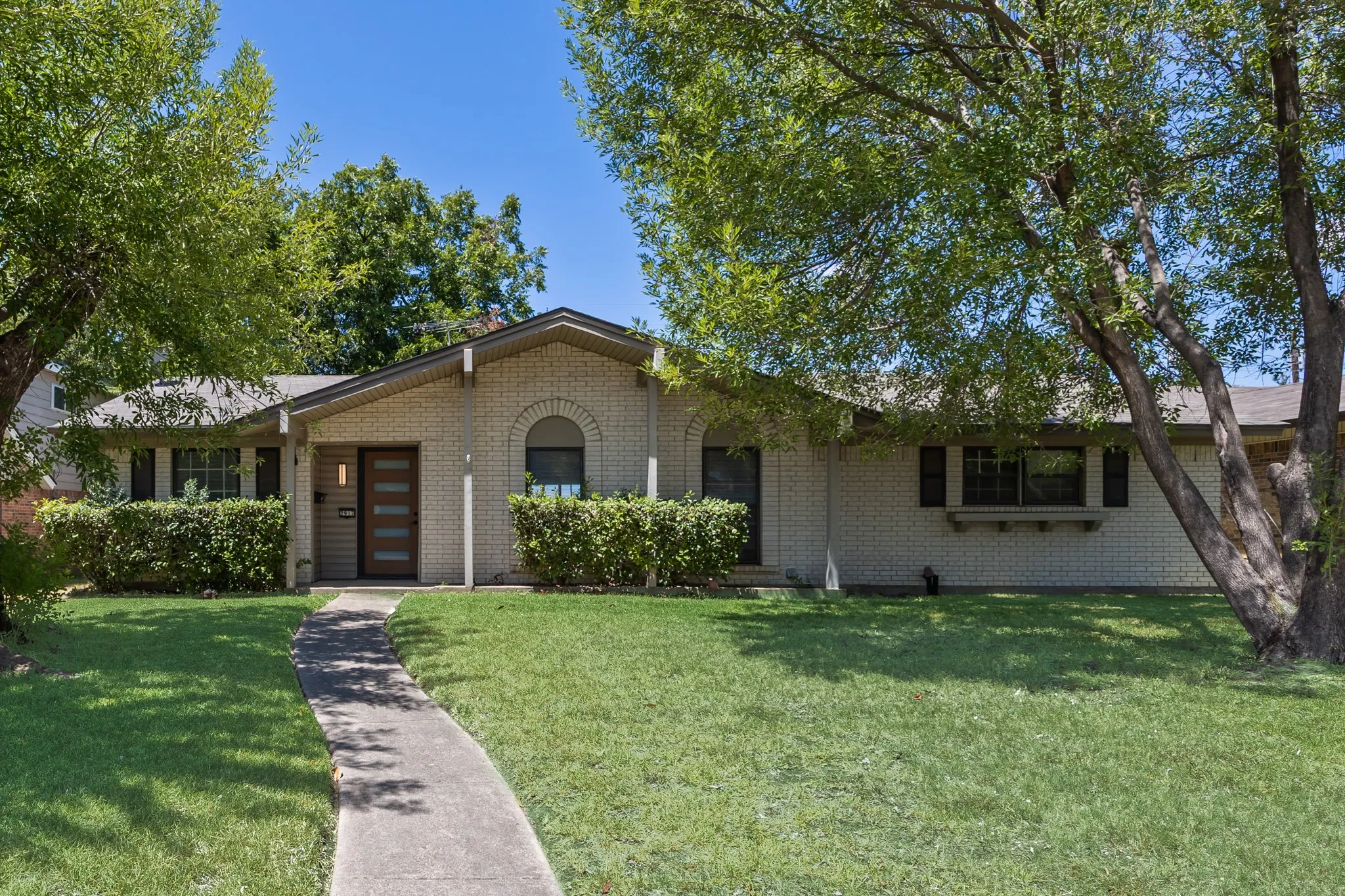 Single Family Residence For Rent