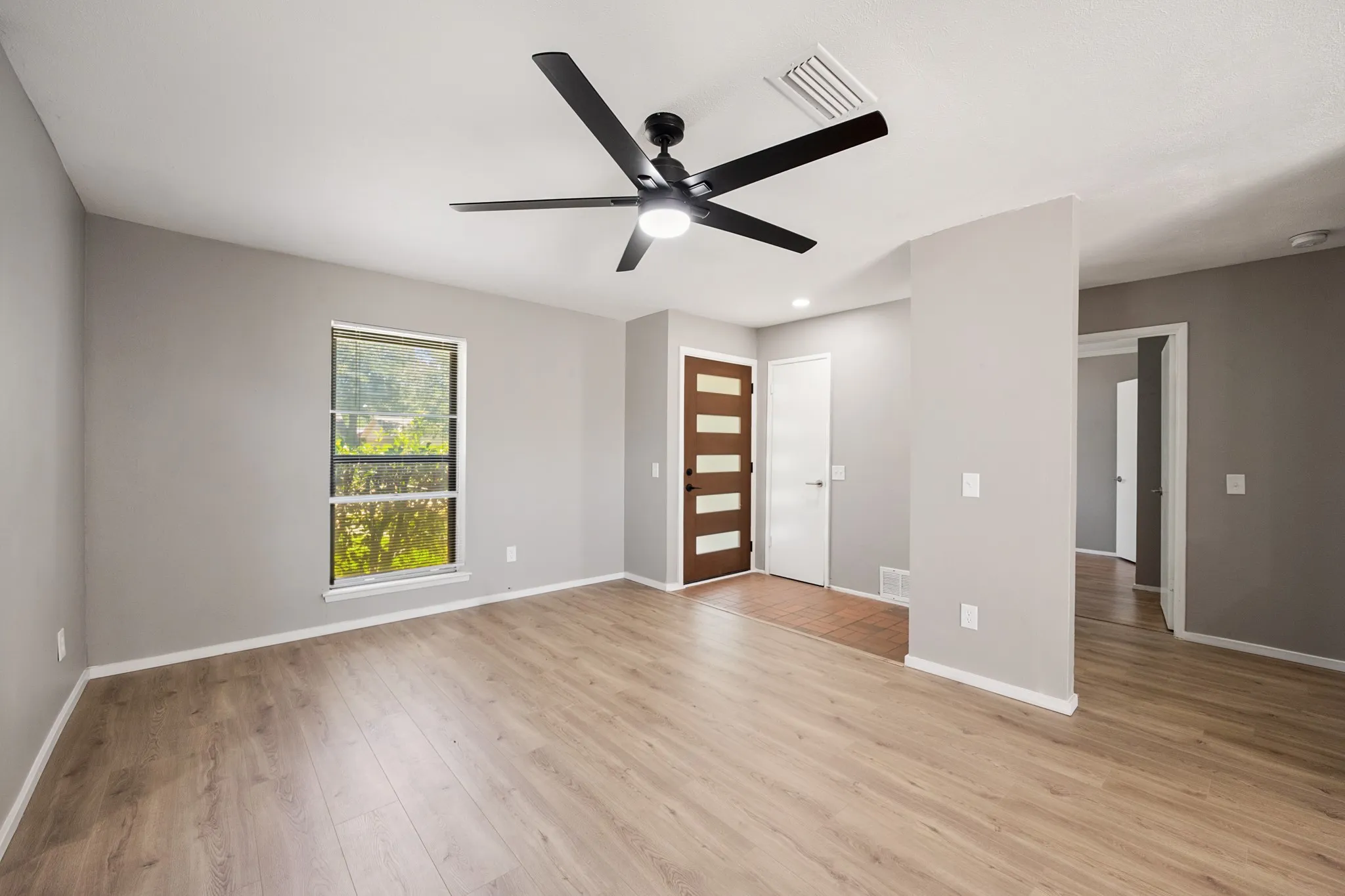 Single Family Residence For Rent in Dallas County , 2917 Abston Drive, Mesquite, Texas 75150, 3 Bedroom, 2 Bathroom, 2 Garage spaces, 1,727 Sqft, built in 1968, mls#21396604, Real Estate Agent in Mesquite, Homes For Rent in Dallas county, Homes For Rent in Mesquite, Realtor in Mesquite Texas, Real Estate Brokerage Independent Realty Texas, Luminita Cordes Realtor