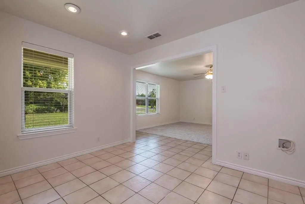Duplex For Rent in Grayson County , 107 Bryant Street, Pottsboro, Texas 75076, 2 Bedroom, 2 Bathroom, 2 Garage spaces, 1,350 Sqft, built in 2004, mls#21396607, Real Estate Agent in Pottsboro, Homes For Rent in Grayson county, Homes For Rent in Pottsboro, Realtor in Pottsboro Texas, Real Estate Brokerage Independent Realty Texas, Luminita Cordes Realtor
