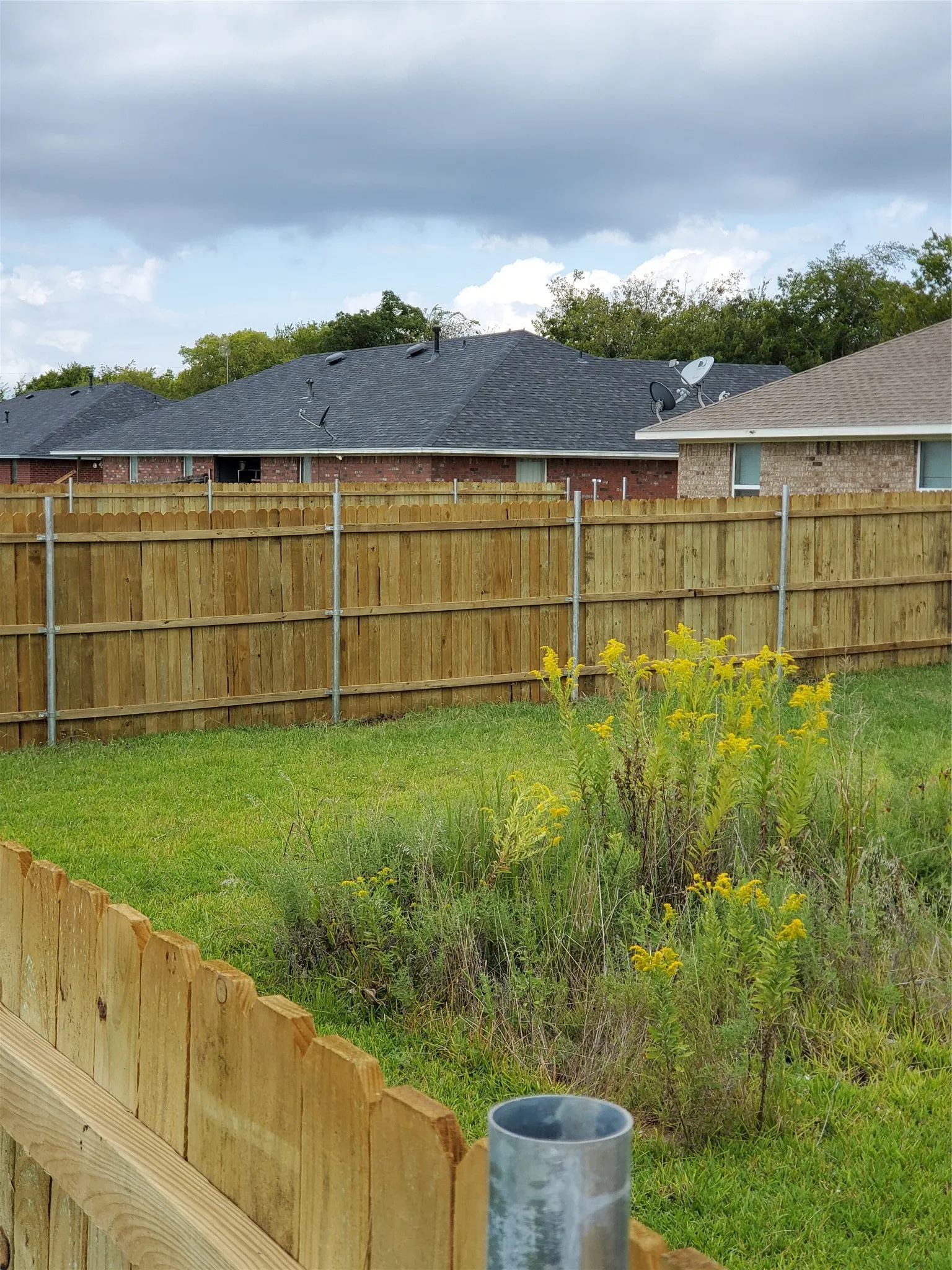 Duplex For Rent in Grayson County , 107 Bryant Street, Pottsboro, Texas 75076, 2 Bedroom, 2 Bathroom, 2 Garage spaces, 1,350 Sqft, built in 2004, mls#21396607, Real Estate Agent in Pottsboro, Homes For Rent in Grayson county, Homes For Rent in Pottsboro, Realtor in Pottsboro Texas, Real Estate Brokerage Independent Realty Texas, Luminita Cordes Realtor