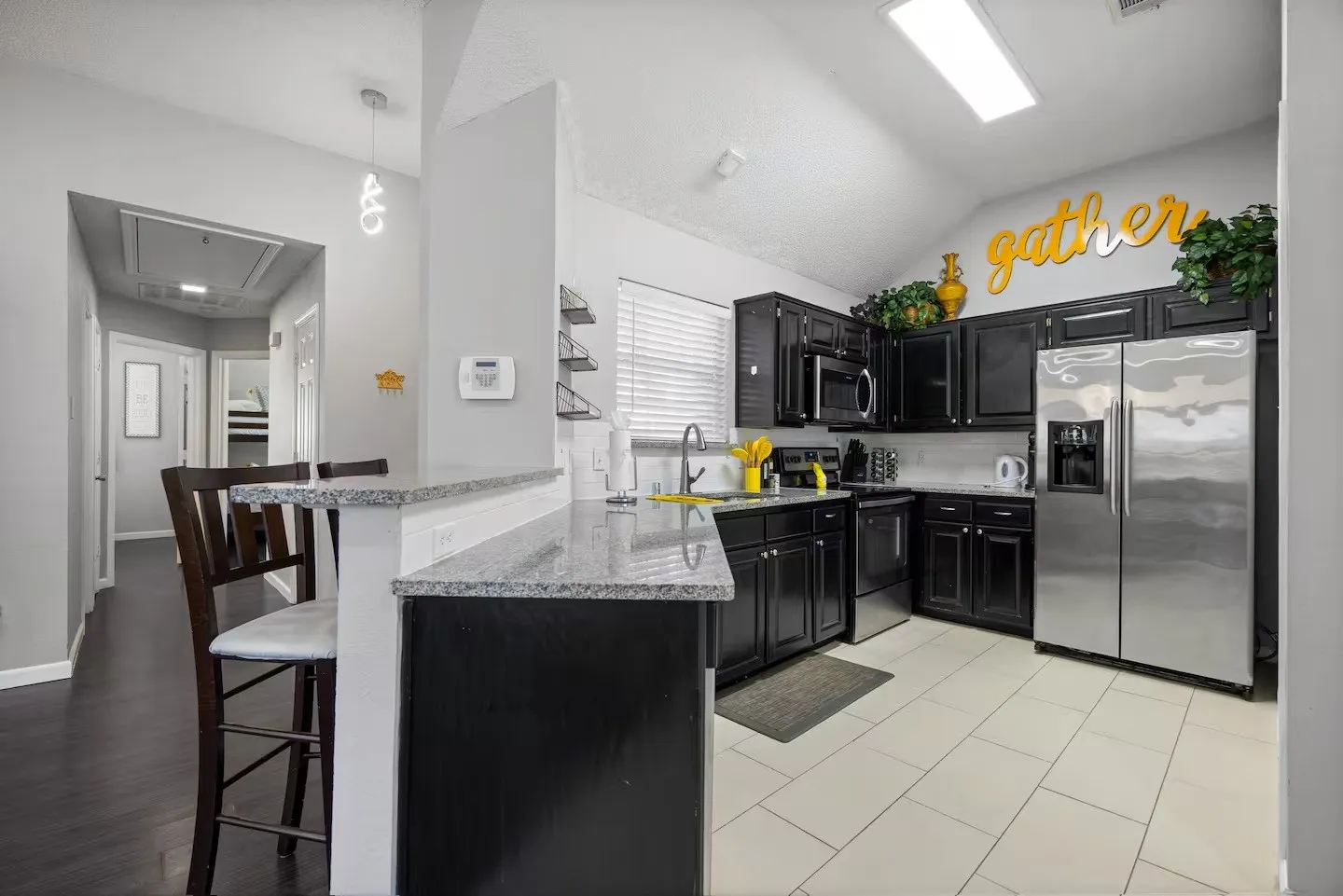 Single Family Residence For Sale in Dallas County , 2202 Ashwood Court, Carrollton, Texas 75006, 3 Bedroom, 2 Bathroom, 2 Garage spaces, 1,495 Sqft, built in 1992, mls#21393551, Real Estate Agent in Carrollton, Homes For Sale in Dallas county, Homes For Sale in Carrollton, Realtor in Carrollton Texas, Real Estate Brokerage Independent Realty Texas, Luminita Cordes Realtor