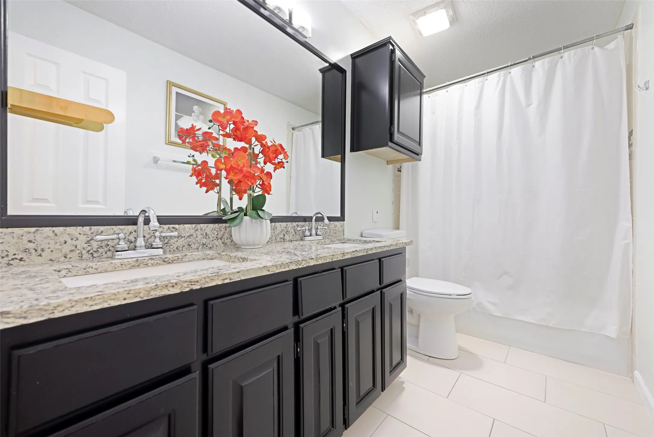 Single Family Residence For Sale in Dallas County , 2202 Ashwood Court, Carrollton, Texas 75006, 3 Bedroom, 2 Bathroom, 2 Garage spaces, 1,495 Sqft, built in 1992, mls#21393551, Real Estate Agent in Carrollton, Homes For Sale in Dallas county, Homes For Sale in Carrollton, Realtor in Carrollton Texas, Real Estate Brokerage Independent Realty Texas, Luminita Cordes Realtor
