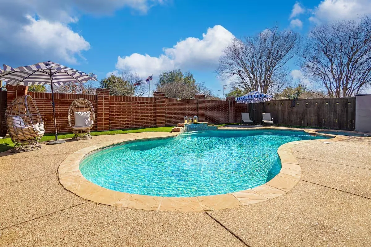 Single Family Residence For Sale in Dallas County , 2202 Ashwood Court, Carrollton, Texas 75006, 3 Bedroom, 2 Bathroom, 2 Garage spaces, 1,495 Sqft, built in 1992, mls#21393551, Real Estate Agent in Carrollton, Homes For Sale in Dallas county, Homes For Sale in Carrollton, Realtor in Carrollton Texas, Real Estate Brokerage Independent Realty Texas, Luminita Cordes Realtor