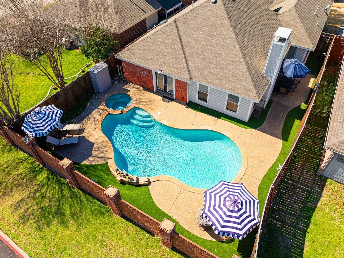 Single Family Residence For Sale in Dallas County , 2202 Ashwood Court, Carrollton, Texas 75006, 3 Bedroom, 2 Bathroom, 2 Garage spaces, 1,495 Sqft, built in 1992, mls#21393551, Real Estate Agent in Carrollton, Homes For Sale in Dallas county, Homes For Sale in Carrollton, Realtor in Carrollton Texas, Real Estate Brokerage Independent Realty Texas, Luminita Cordes Realtor