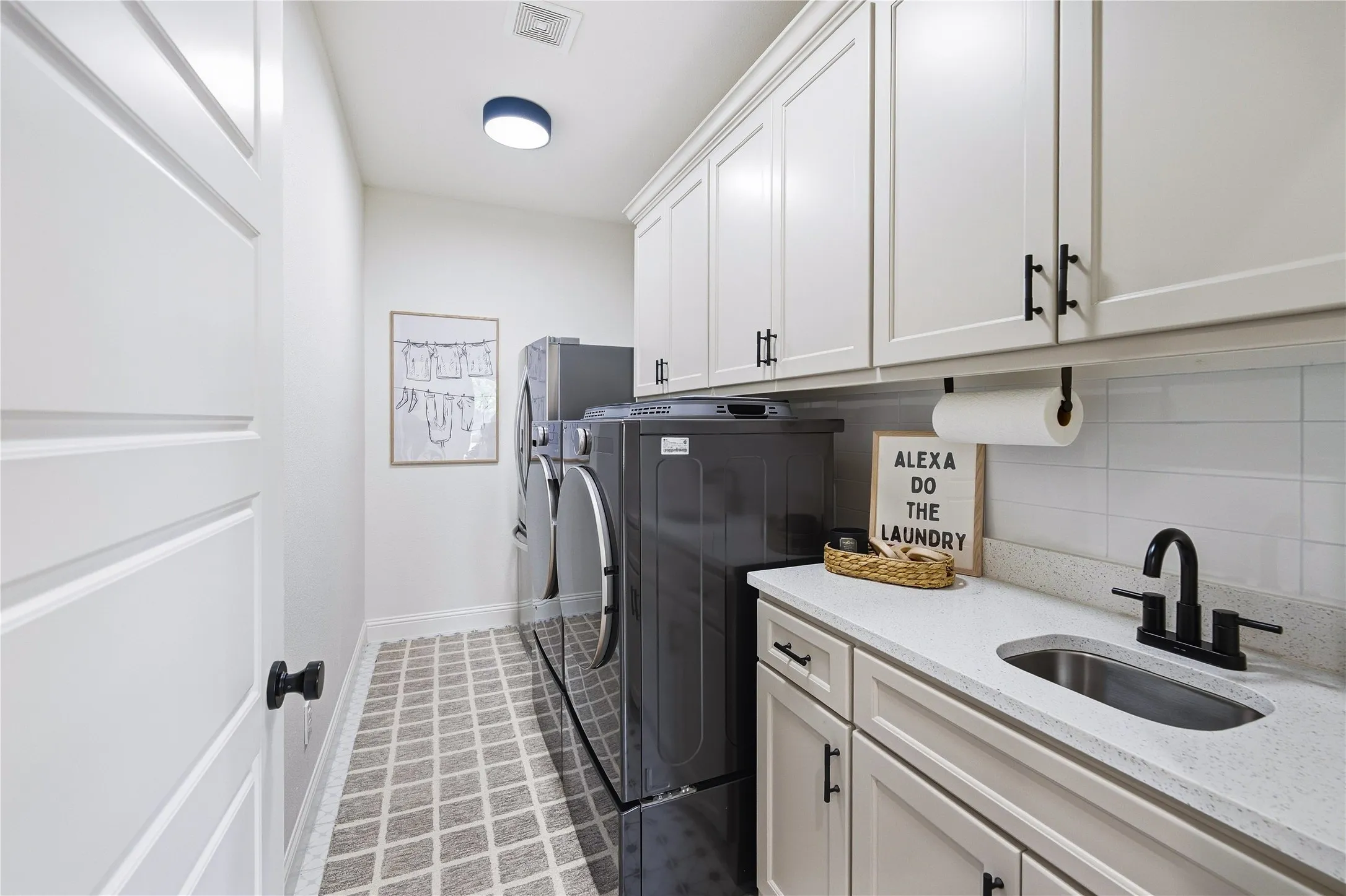 Single Family Residence For Sale in Parker County , 1135 Paradise Parkway, Poolville, Texas 76487, 4 Bedroom, 2 Bathroom, 3 Garage spaces, 2,592 Sqft, built in 2022, mls#21396054, Real Estate Agent in Poolville, Homes For Sale in Parker county, Homes For Sale in Poolville, Realtor in Poolville Texas, Real Estate Brokerage Independent Realty Texas, Luminita Cordes Realtor