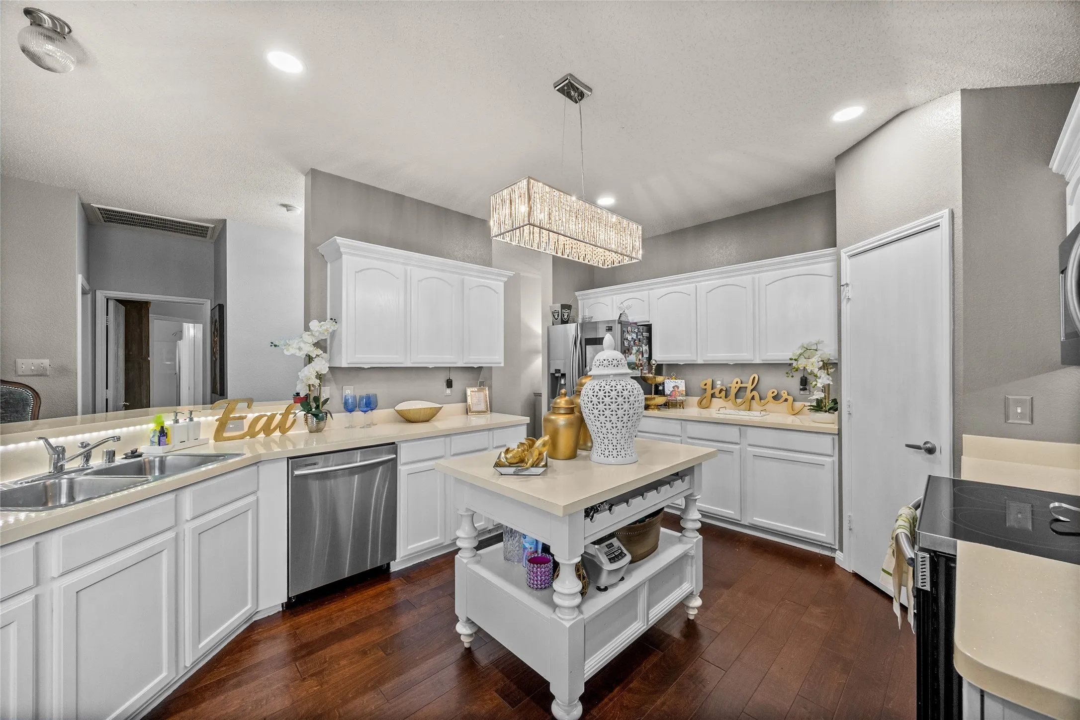 ANOTHER VIEW OF KITCHEN