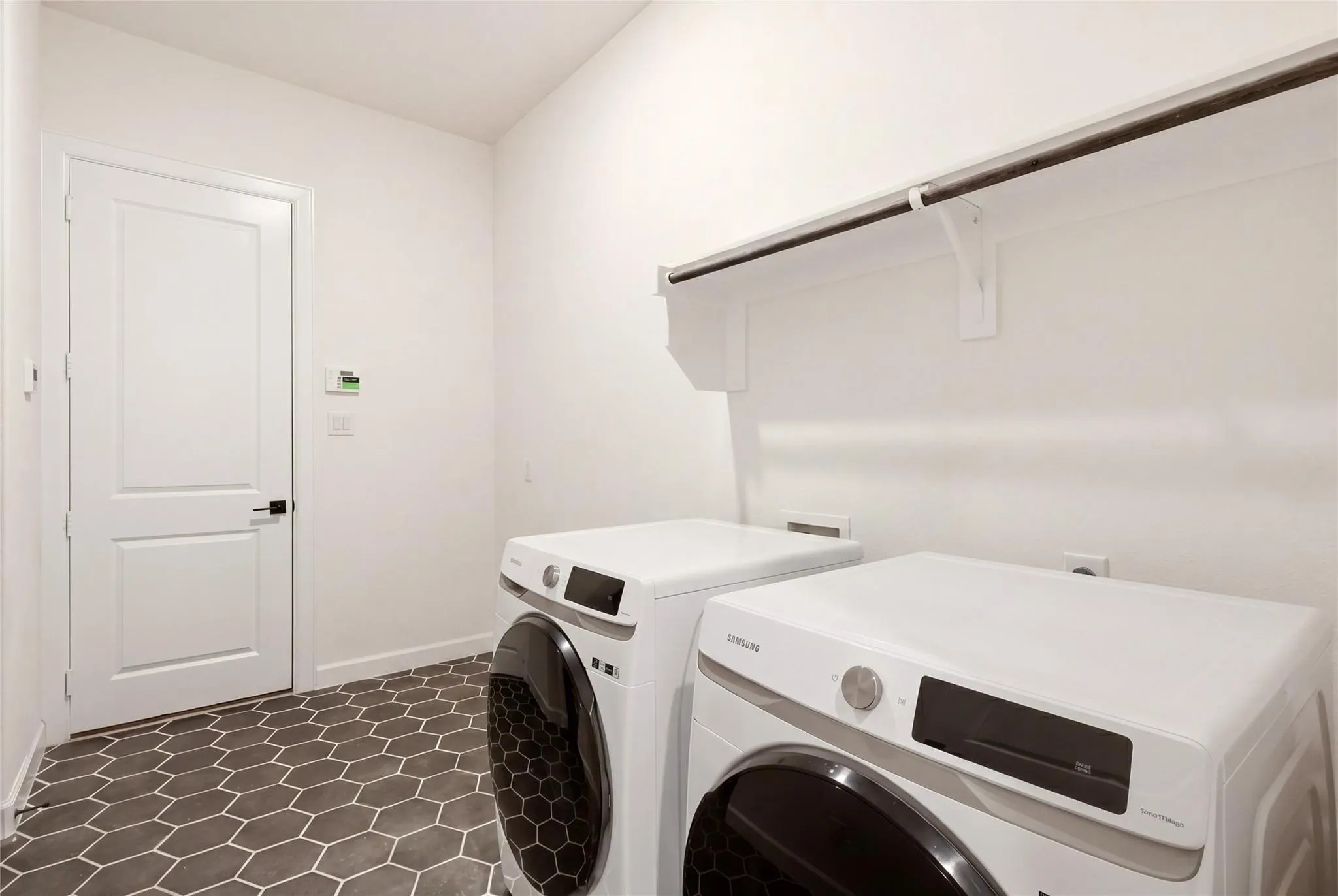 Single Family Residence For Rent in Rockwall County , 1721 Salvatore Lane, Mclendon Chisholm, Texas 75032, 3 Bedroom, 3 Bathroom, 2 Garage spaces, 2,722 Sqft, built in 2023, mls#21396616, Real Estate Agent in Mclendon Chisholm, Homes For Rent in Rockwall county, Homes For Rent in Mclendon Chisholm, Realtor in Mclendon Chisholm Texas, Real Estate Brokerage Independent Realty Texas, Luminita Cordes Realtor