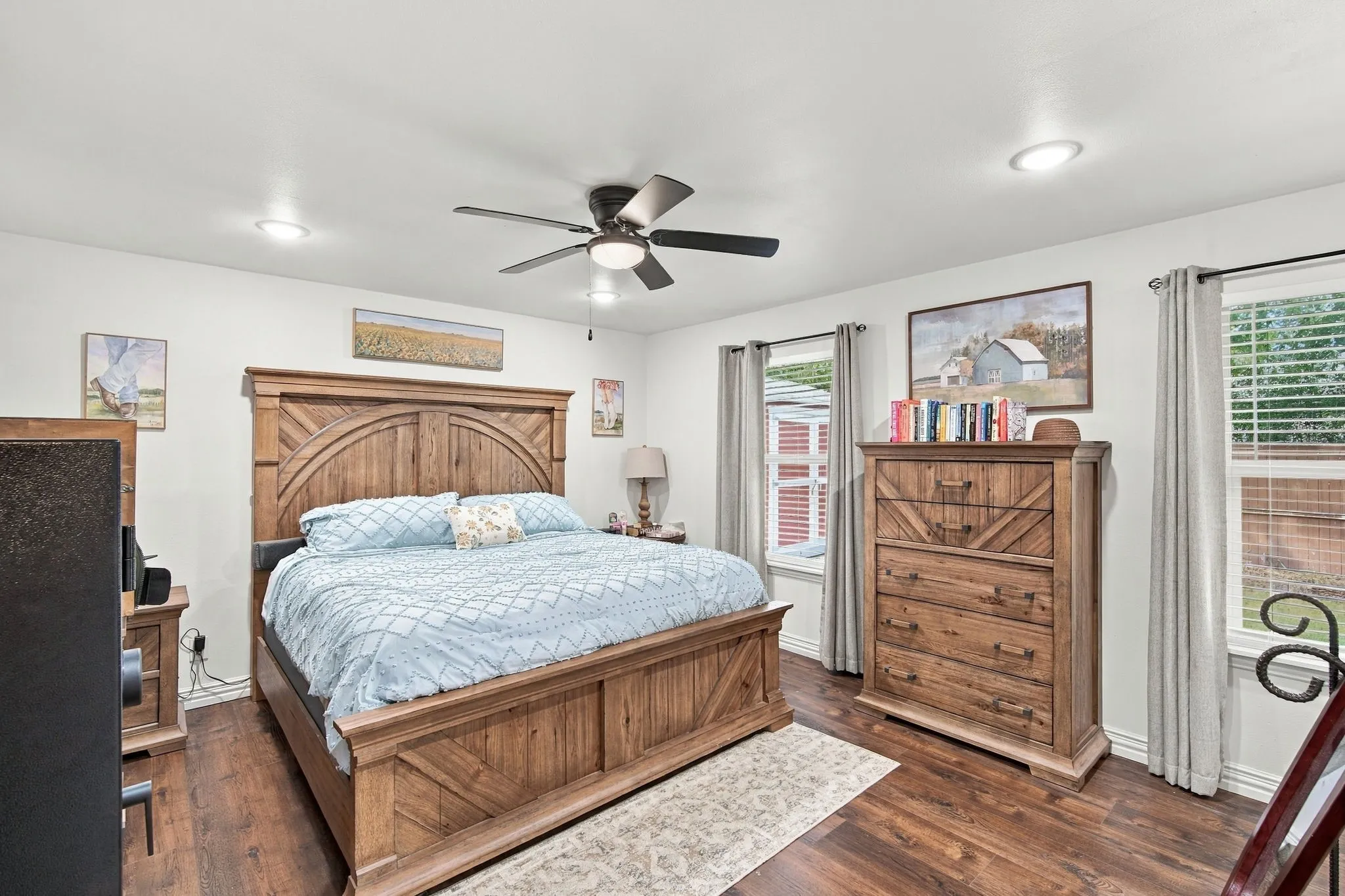 Single Family Residence For Sale in Ellis County , 301 W 1st Street, Maypearl, Texas 76064, 3 Bedroom, 2 Bathroom, Garage spaces, 1,471 Sqft, built in 1930, mls#21392803, Real Estate Agent in Maypearl, Homes For Sale in Ellis county, Homes For Sale in Maypearl, Realtor in Maypearl Texas, Real Estate Brokerage Independent Realty Texas, Luminita Cordes Realtor