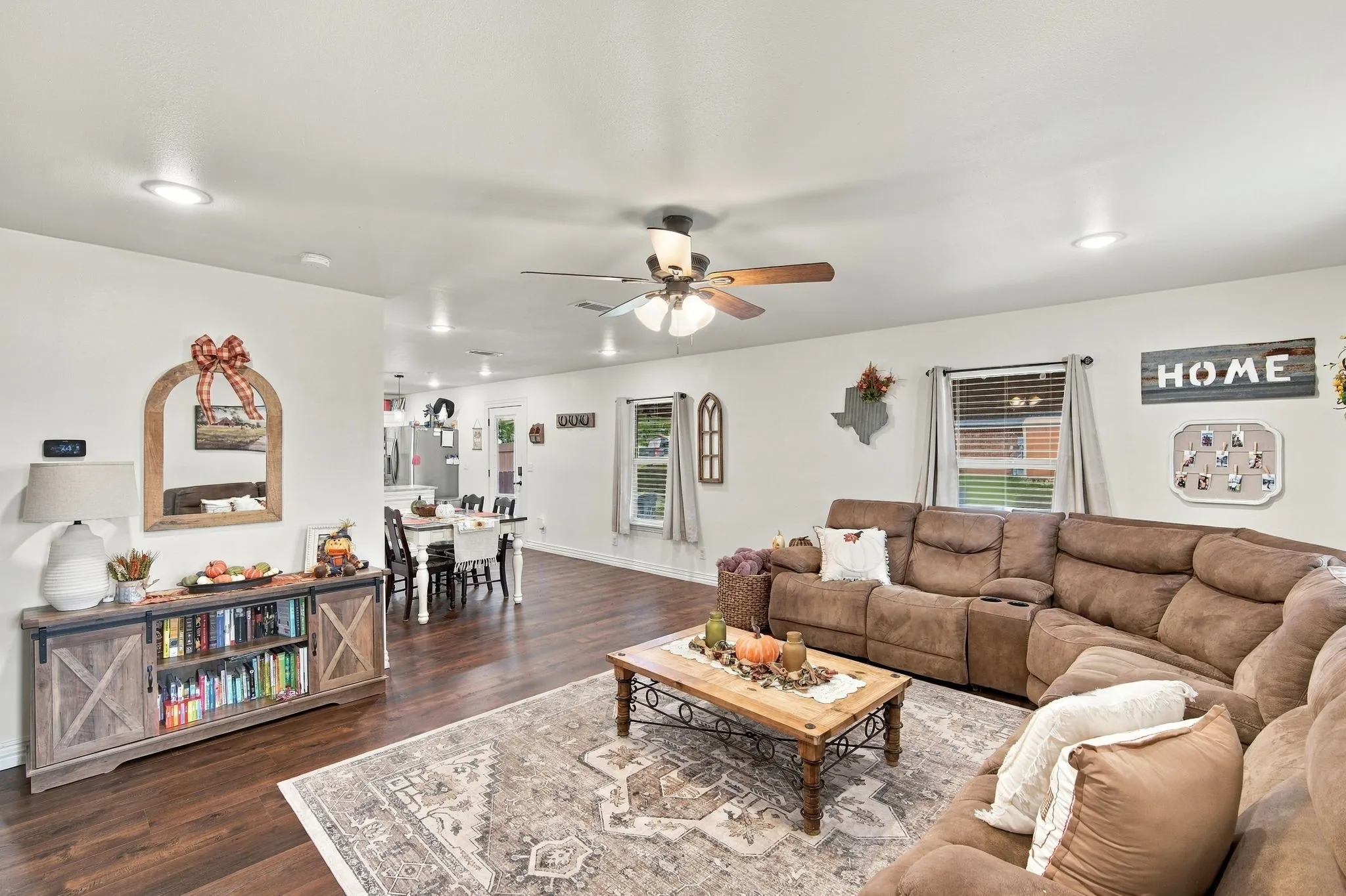 Single Family Residence For Sale in Ellis County , 301 W 1st Street, Maypearl, Texas 76064, 3 Bedroom, 2 Bathroom, Garage spaces, 1,471 Sqft, built in 1930, mls#21392803, Real Estate Agent in Maypearl, Homes For Sale in Ellis county, Homes For Sale in Maypearl, Realtor in Maypearl Texas, Real Estate Brokerage Independent Realty Texas, Luminita Cordes Realtor