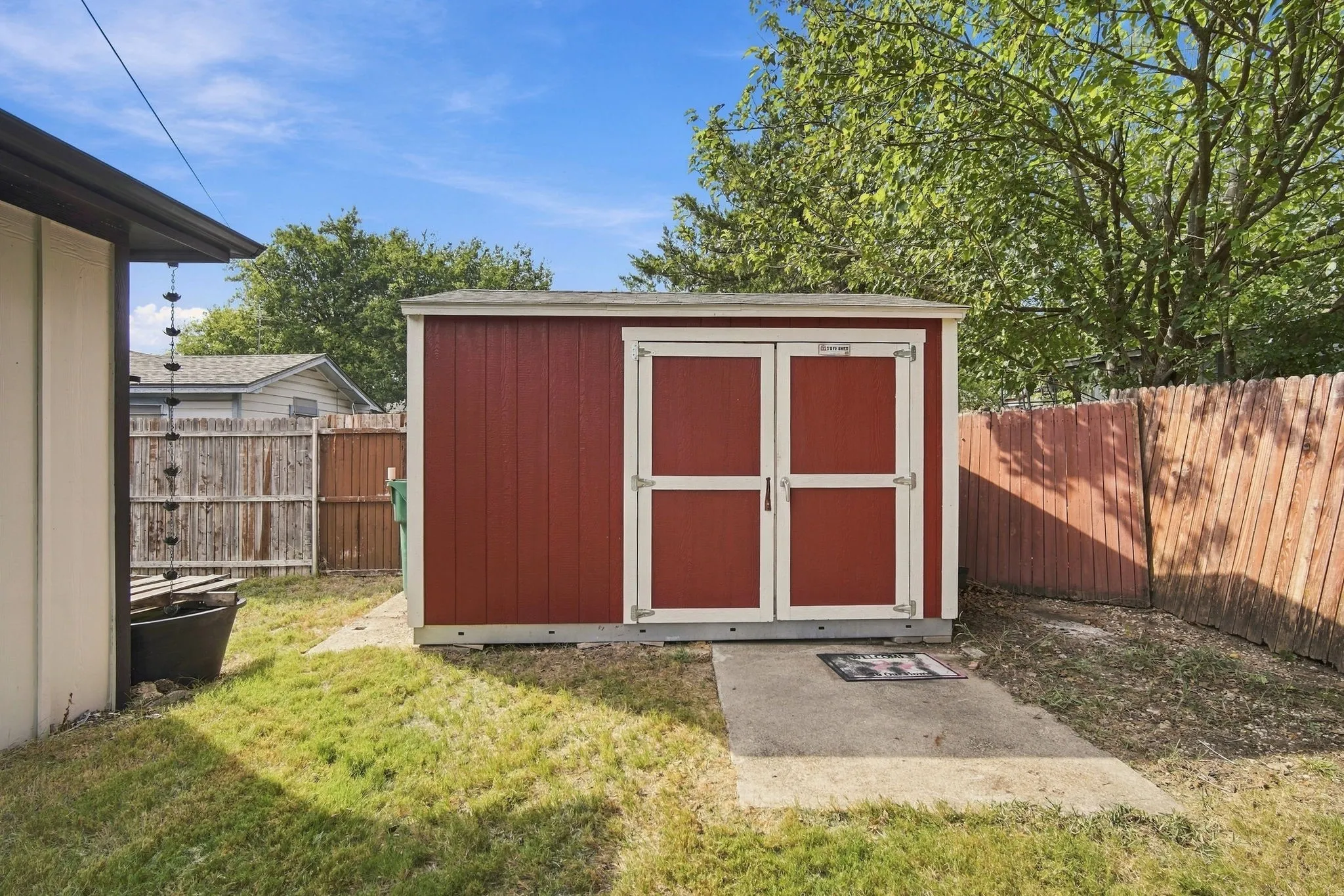 Single Family Residence For Sale in Ellis County , 301 W 1st Street, Maypearl, Texas 76064, 3 Bedroom, 2 Bathroom, Garage spaces, 1,471 Sqft, built in 1930, mls#21392803, Real Estate Agent in Maypearl, Homes For Sale in Ellis county, Homes For Sale in Maypearl, Realtor in Maypearl Texas, Real Estate Brokerage Independent Realty Texas, Luminita Cordes Realtor