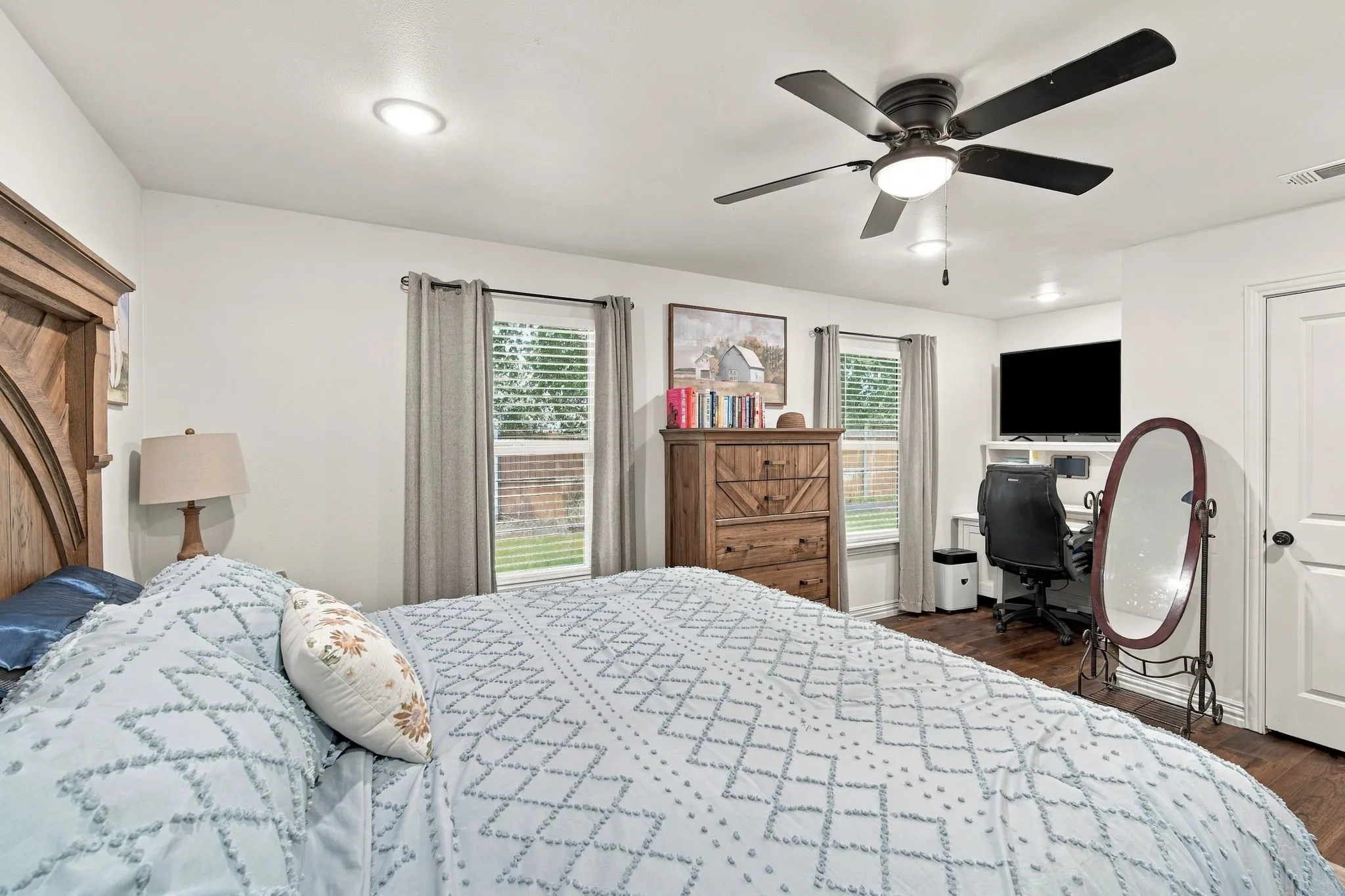 Single Family Residence For Sale in Ellis County , 301 W 1st Street, Maypearl, Texas 76064, 3 Bedroom, 2 Bathroom, Garage spaces, 1,471 Sqft, built in 1930, mls#21392803, Real Estate Agent in Maypearl, Homes For Sale in Ellis county, Homes For Sale in Maypearl, Realtor in Maypearl Texas, Real Estate Brokerage Independent Realty Texas, Luminita Cordes Realtor