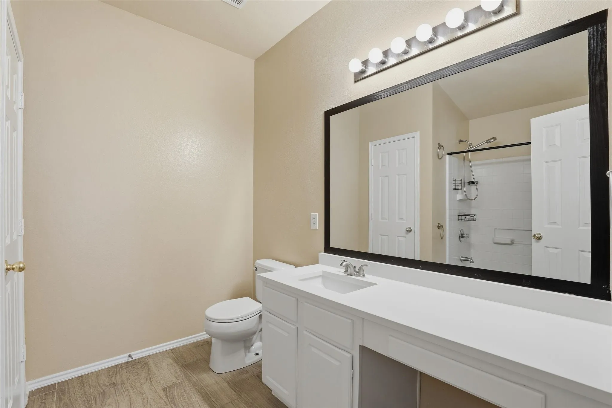 Single Family Residence For Sale in Collin County , 2328 Gabriel Drive, Mc Kinney, Texas 75071, 3 Bedroom, 2 Bathroom, 2 Garage spaces, 1,440 Sqft, built in 2005, mls#21396615, Real Estate Agent in Mc Kinney, Homes For Sale in Collin county, Homes For Sale in Mc Kinney, Realtor in Mc Kinney Texas, Real Estate Brokerage Independent Realty Texas, Luminita Cordes Realtor