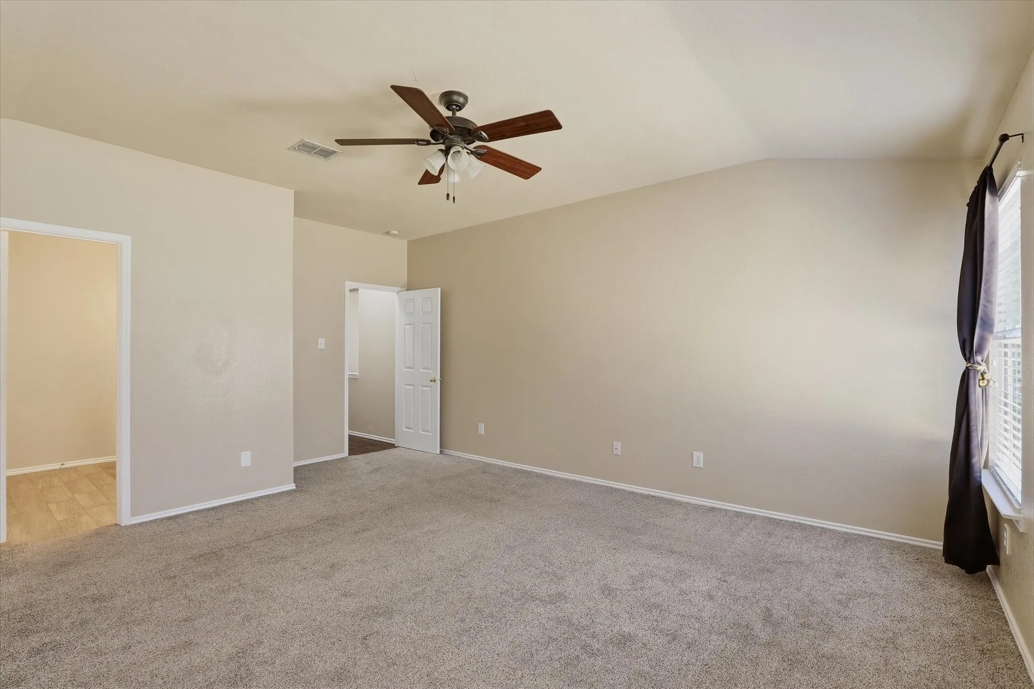 Single Family Residence For Sale in Collin County , 2328 Gabriel Drive, Mc Kinney, Texas 75071, 3 Bedroom, 2 Bathroom, 2 Garage spaces, 1,440 Sqft, built in 2005, mls#21396615, Real Estate Agent in Mc Kinney, Homes For Sale in Collin county, Homes For Sale in Mc Kinney, Realtor in Mc Kinney Texas, Real Estate Brokerage Independent Realty Texas, Luminita Cordes Realtor