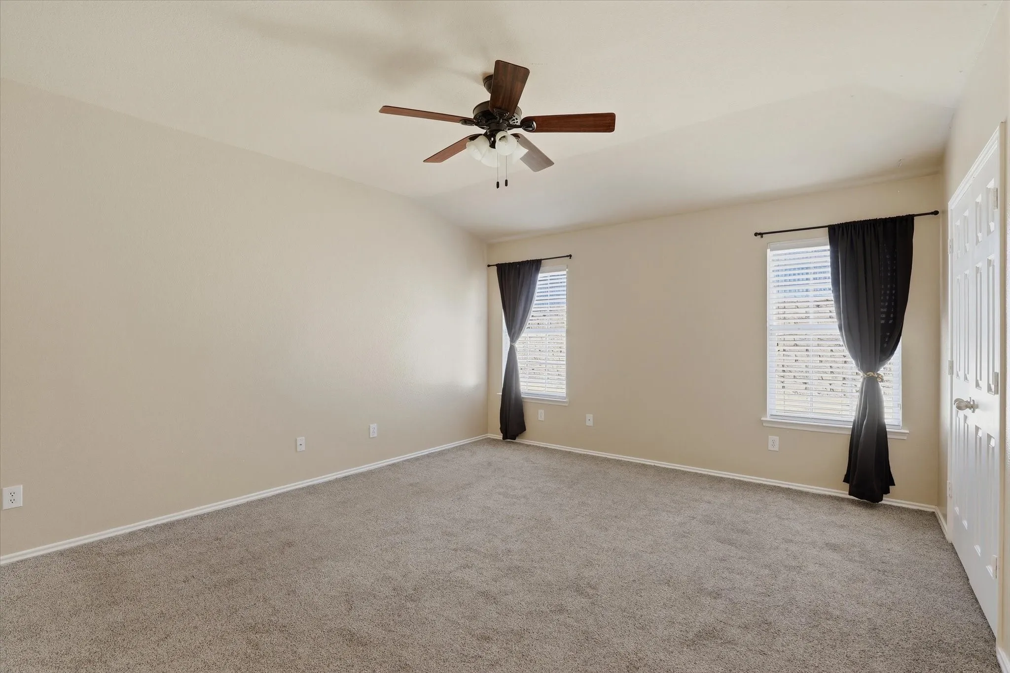 Single Family Residence For Sale in Collin County , 2328 Gabriel Drive, Mc Kinney, Texas 75071, 3 Bedroom, 2 Bathroom, 2 Garage spaces, 1,440 Sqft, built in 2005, mls#21396615, Real Estate Agent in Mc Kinney, Homes For Sale in Collin county, Homes For Sale in Mc Kinney, Realtor in Mc Kinney Texas, Real Estate Brokerage Independent Realty Texas, Luminita Cordes Realtor