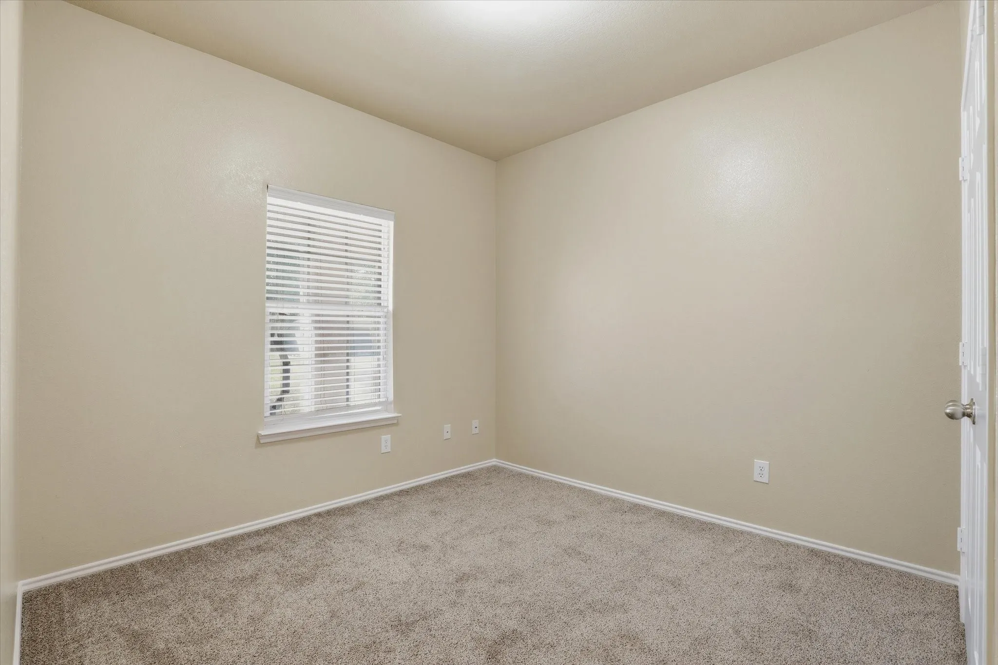 Single Family Residence For Sale in Collin County , 2328 Gabriel Drive, Mc Kinney, Texas 75071, 3 Bedroom, 2 Bathroom, 2 Garage spaces, 1,440 Sqft, built in 2005, mls#21396615, Real Estate Agent in Mc Kinney, Homes For Sale in Collin county, Homes For Sale in Mc Kinney, Realtor in Mc Kinney Texas, Real Estate Brokerage Independent Realty Texas, Luminita Cordes Realtor