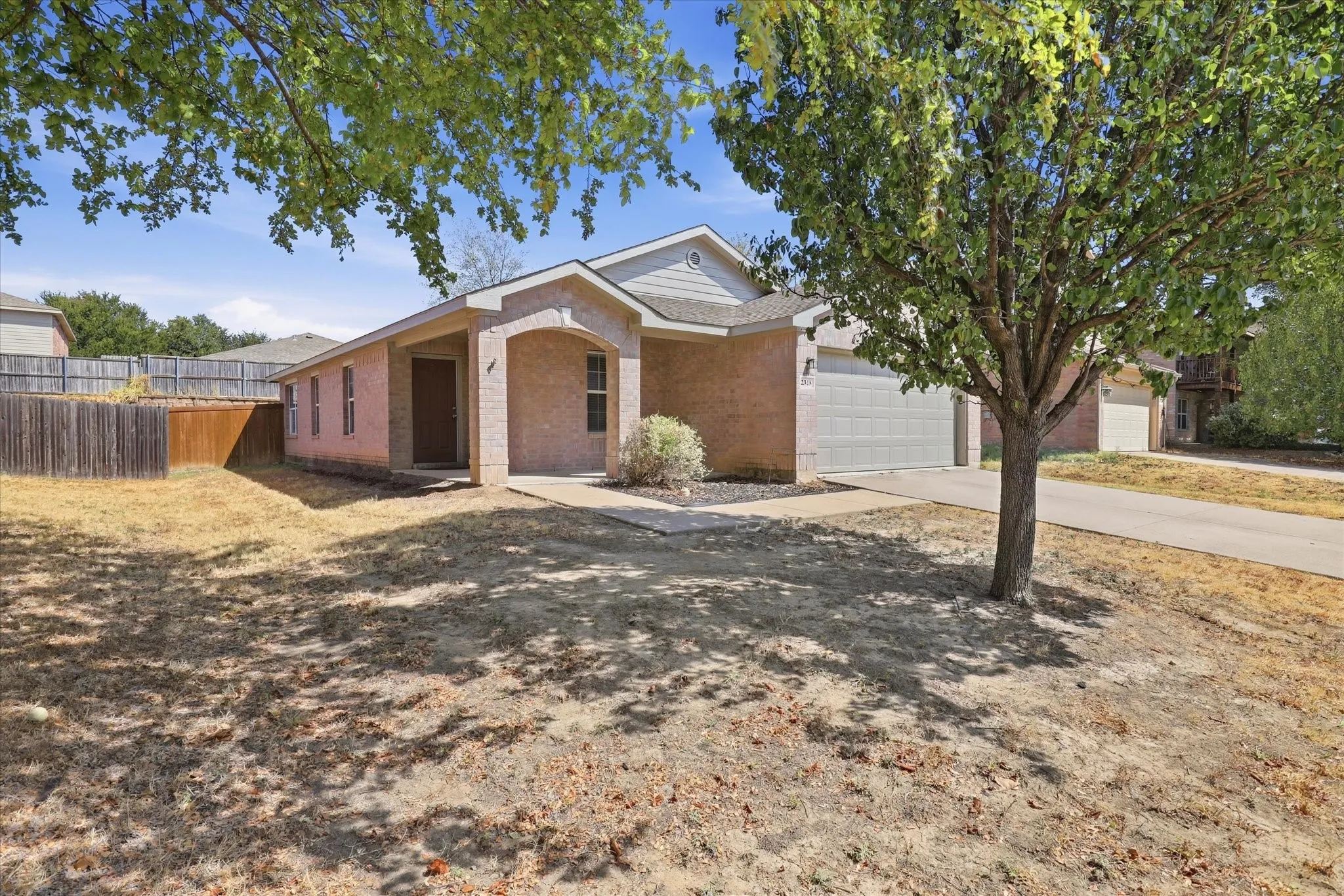 Single Family Residence For Sale in Collin County , 2328 Gabriel Drive, Mc Kinney, Texas 75071, 3 Bedroom, 2 Bathroom, 2 Garage spaces, 1,440 Sqft, built in 2005, mls#21396615, Real Estate Agent in Mc Kinney, Homes For Sale in Collin county, Homes For Sale in Mc Kinney, Realtor in Mc Kinney Texas, Real Estate Brokerage Independent Realty Texas, Luminita Cordes Realtor