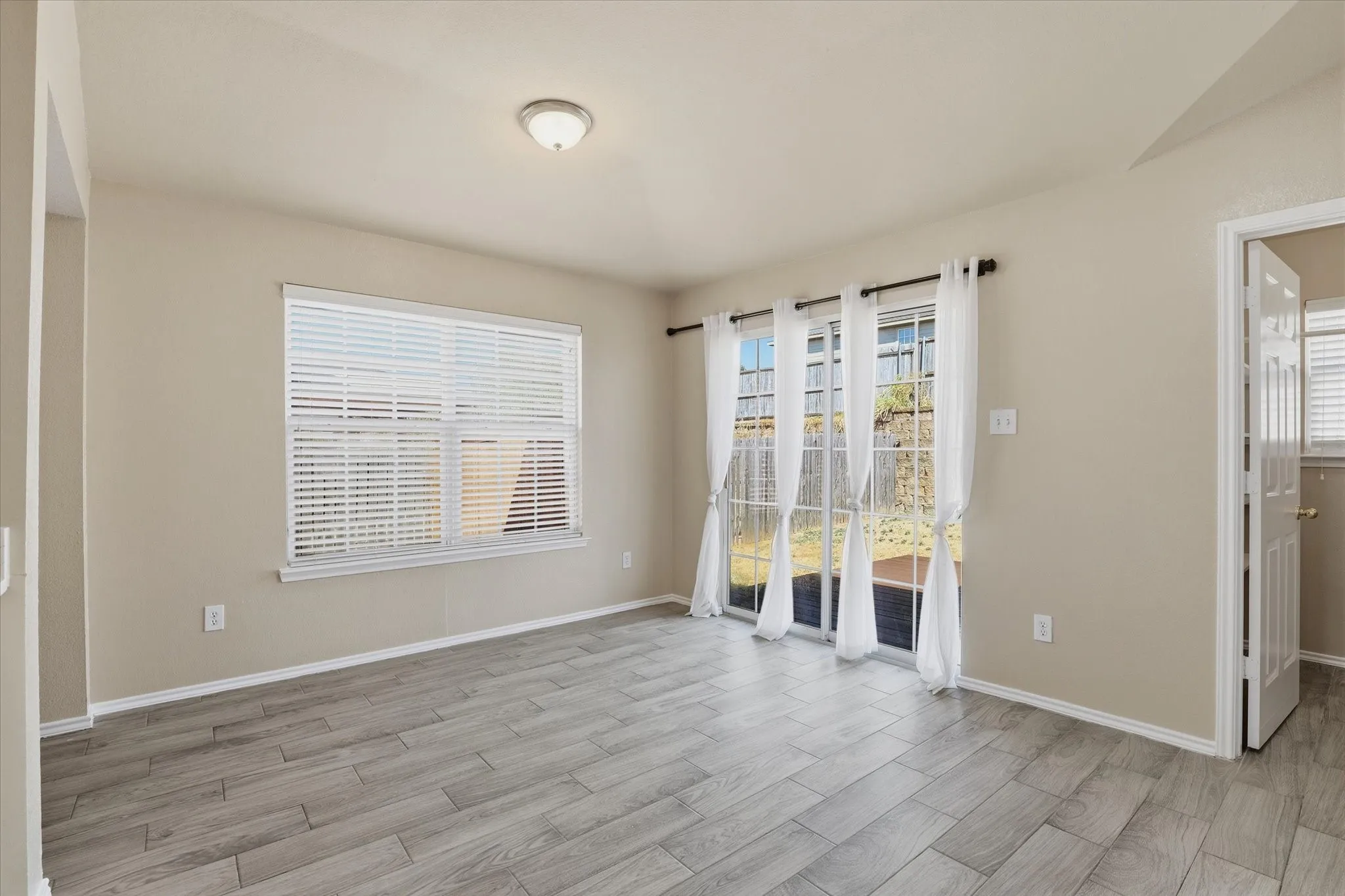 Single Family Residence For Sale in Collin County , 2328 Gabriel Drive, Mc Kinney, Texas 75071, 3 Bedroom, 2 Bathroom, 2 Garage spaces, 1,440 Sqft, built in 2005, mls#21396615, Real Estate Agent in Mc Kinney, Homes For Sale in Collin county, Homes For Sale in Mc Kinney, Realtor in Mc Kinney Texas, Real Estate Brokerage Independent Realty Texas, Luminita Cordes Realtor
