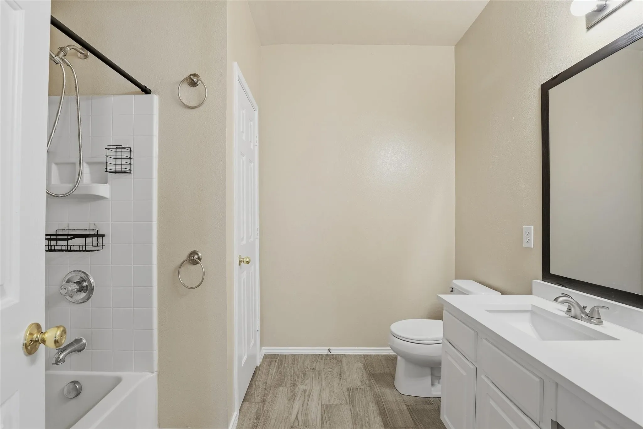 Single Family Residence For Sale in Collin County , 2328 Gabriel Drive, Mc Kinney, Texas 75071, 3 Bedroom, 2 Bathroom, 2 Garage spaces, 1,440 Sqft, built in 2005, mls#21396615, Real Estate Agent in Mc Kinney, Homes For Sale in Collin county, Homes For Sale in Mc Kinney, Realtor in Mc Kinney Texas, Real Estate Brokerage Independent Realty Texas, Luminita Cordes Realtor