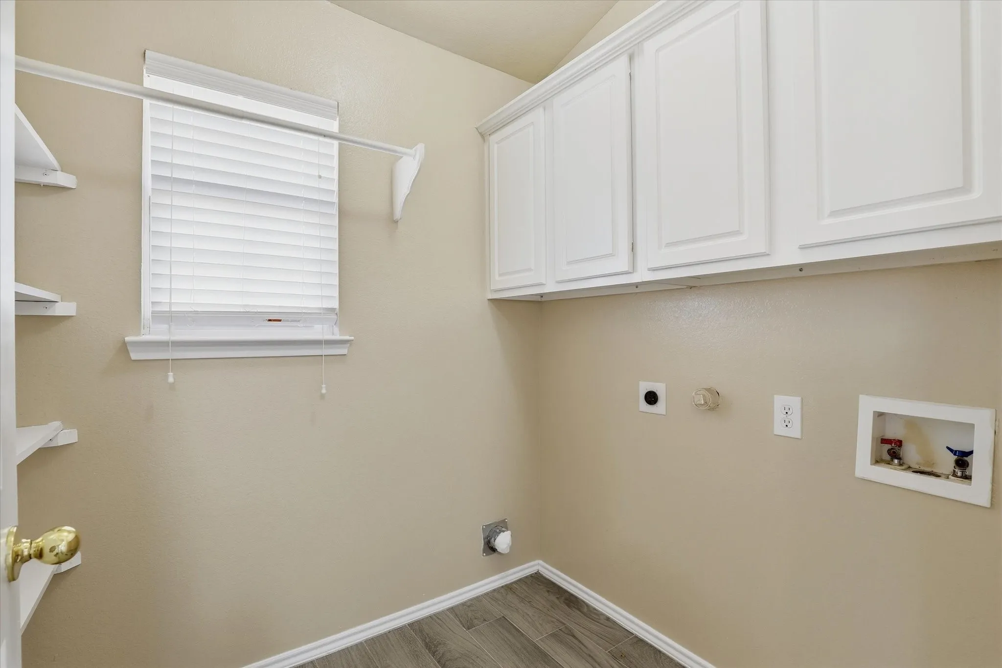 Single Family Residence For Sale in Collin County , 2328 Gabriel Drive, Mc Kinney, Texas 75071, 3 Bedroom, 2 Bathroom, 2 Garage spaces, 1,440 Sqft, built in 2005, mls#21396615, Real Estate Agent in Mc Kinney, Homes For Sale in Collin county, Homes For Sale in Mc Kinney, Realtor in Mc Kinney Texas, Real Estate Brokerage Independent Realty Texas, Luminita Cordes Realtor