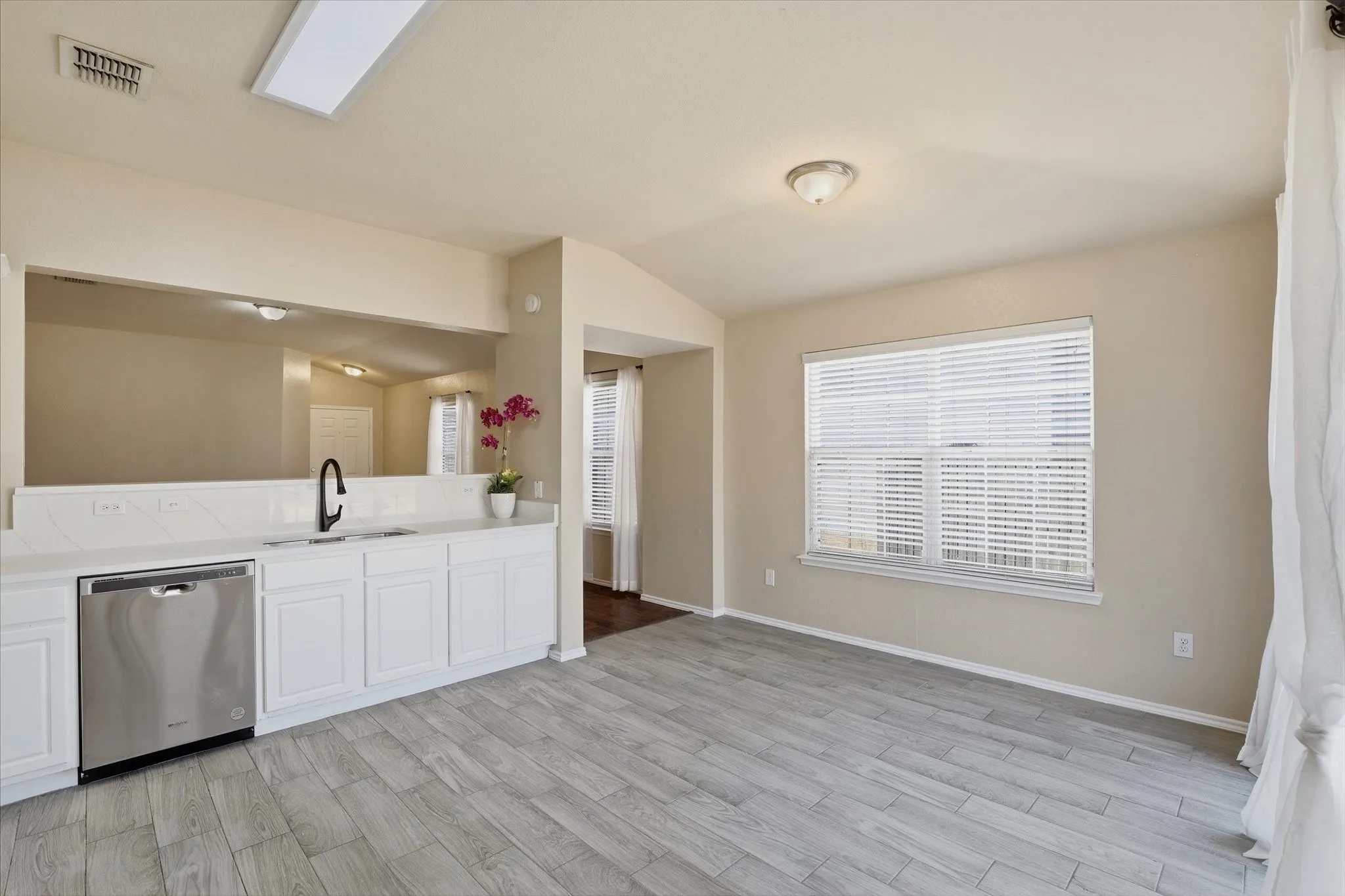 Single Family Residence For Sale in Collin County , 2328 Gabriel Drive, Mc Kinney, Texas 75071, 3 Bedroom, 2 Bathroom, 2 Garage spaces, 1,440 Sqft, built in 2005, mls#21396615, Real Estate Agent in Mc Kinney, Homes For Sale in Collin county, Homes For Sale in Mc Kinney, Realtor in Mc Kinney Texas, Real Estate Brokerage Independent Realty Texas, Luminita Cordes Realtor