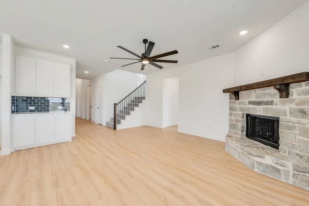 Single Family Residence For Sale in Denton County , 7006 Lilly Lane, Sanger, Texas 76266, 5 Bedroom, 3 Bathroom, 3 Garage spaces, 2,738 Sqft, built in 2026, mls#21396617, Real Estate Agent in Sanger, Homes For Sale in Denton county, Homes For Sale in Sanger, Realtor in Sanger Texas, Real Estate Brokerage Independent Realty Texas, Luminita Cordes Realtor