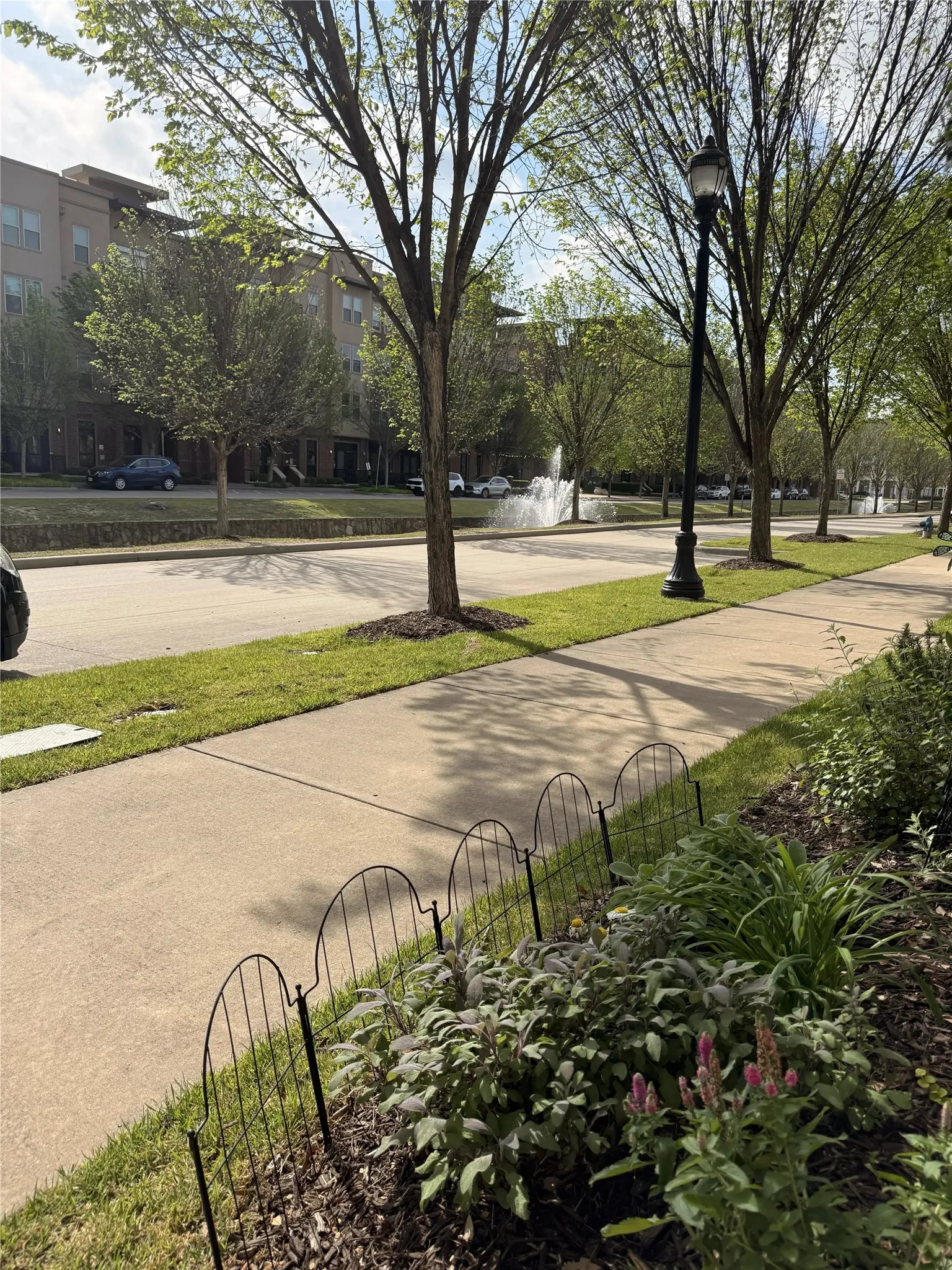 Townhouse For Rent in Denton County , 8357 Canal Street, Frisco, Texas 75034, 3 Bedroom, 3 Bathroom, 2 Garage spaces, 2,238 Sqft, built in 2015, mls#21396609, Real Estate Agent in Frisco, Homes For Rent in Denton county, Homes For Rent in Frisco, Realtor in Frisco Texas, Real Estate Brokerage Independent Realty Texas, Luminita Cordes Realtor