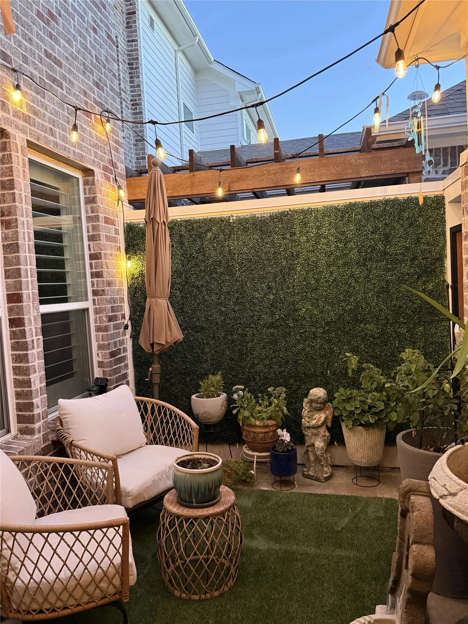 Townhouse For Rent in Denton County , 8357 Canal Street, Frisco, Texas 75034, 3 Bedroom, 3 Bathroom, 2 Garage spaces, 2,238 Sqft, built in 2015, mls#21396609, Real Estate Agent in Frisco, Homes For Rent in Denton county, Homes For Rent in Frisco, Realtor in Frisco Texas, Real Estate Brokerage Independent Realty Texas, Luminita Cordes Realtor