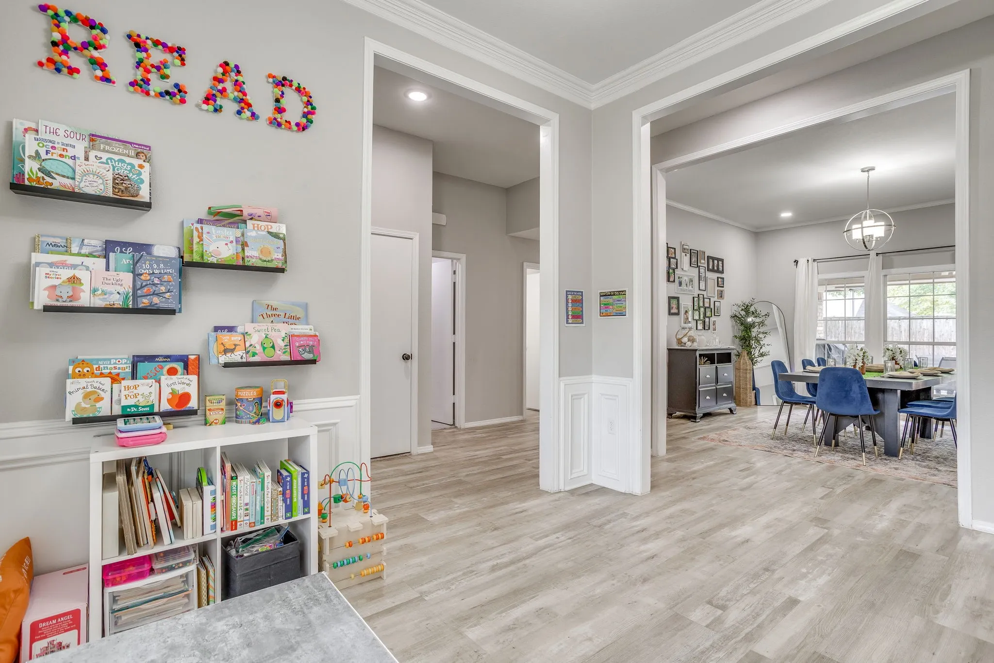 Single Family Residence For Sale in Denton County , 2637 Surrey Woods Road, Flower Mound, Texas 75028, 4 Bedroom, 3 Bathroom, 2 Garage spaces, 2,353 Sqft, built in 1988, mls#21396529, Real Estate Agent in Flower Mound, Homes For Sale in Denton county, Homes For Sale in Flower Mound, Realtor in Flower Mound Texas, Real Estate Brokerage Independent Realty Texas, Luminita Cordes Realtor