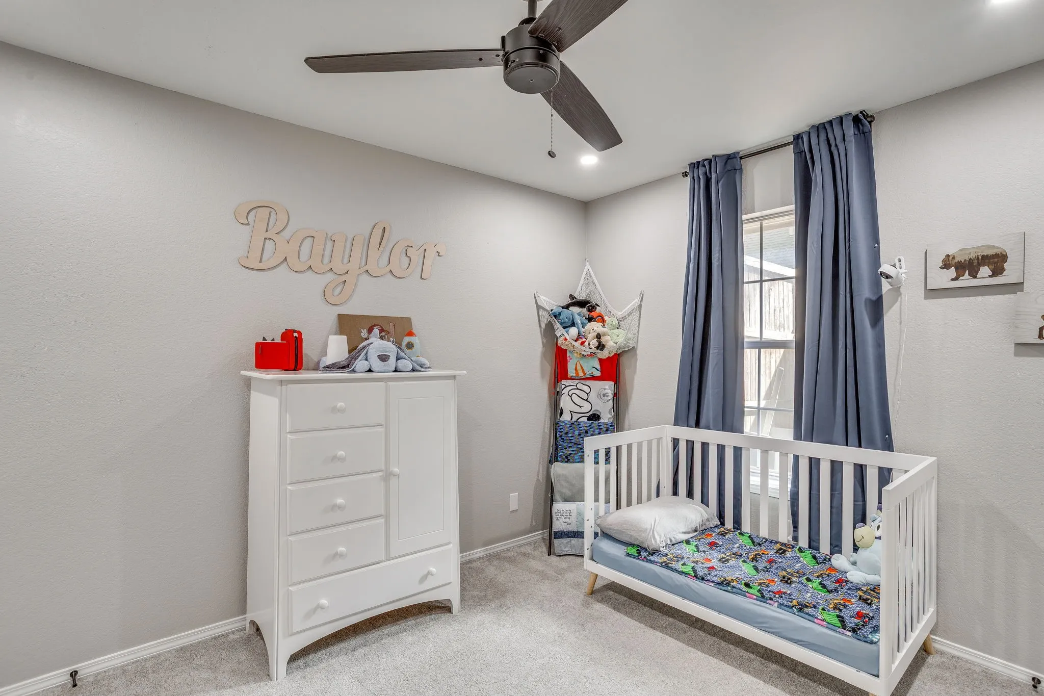Single Family Residence For Sale in Denton County , 2637 Surrey Woods Road, Flower Mound, Texas 75028, 4 Bedroom, 3 Bathroom, 2 Garage spaces, 2,353 Sqft, built in 1988, mls#21396529, Real Estate Agent in Flower Mound, Homes For Sale in Denton county, Homes For Sale in Flower Mound, Realtor in Flower Mound Texas, Real Estate Brokerage Independent Realty Texas, Luminita Cordes Realtor