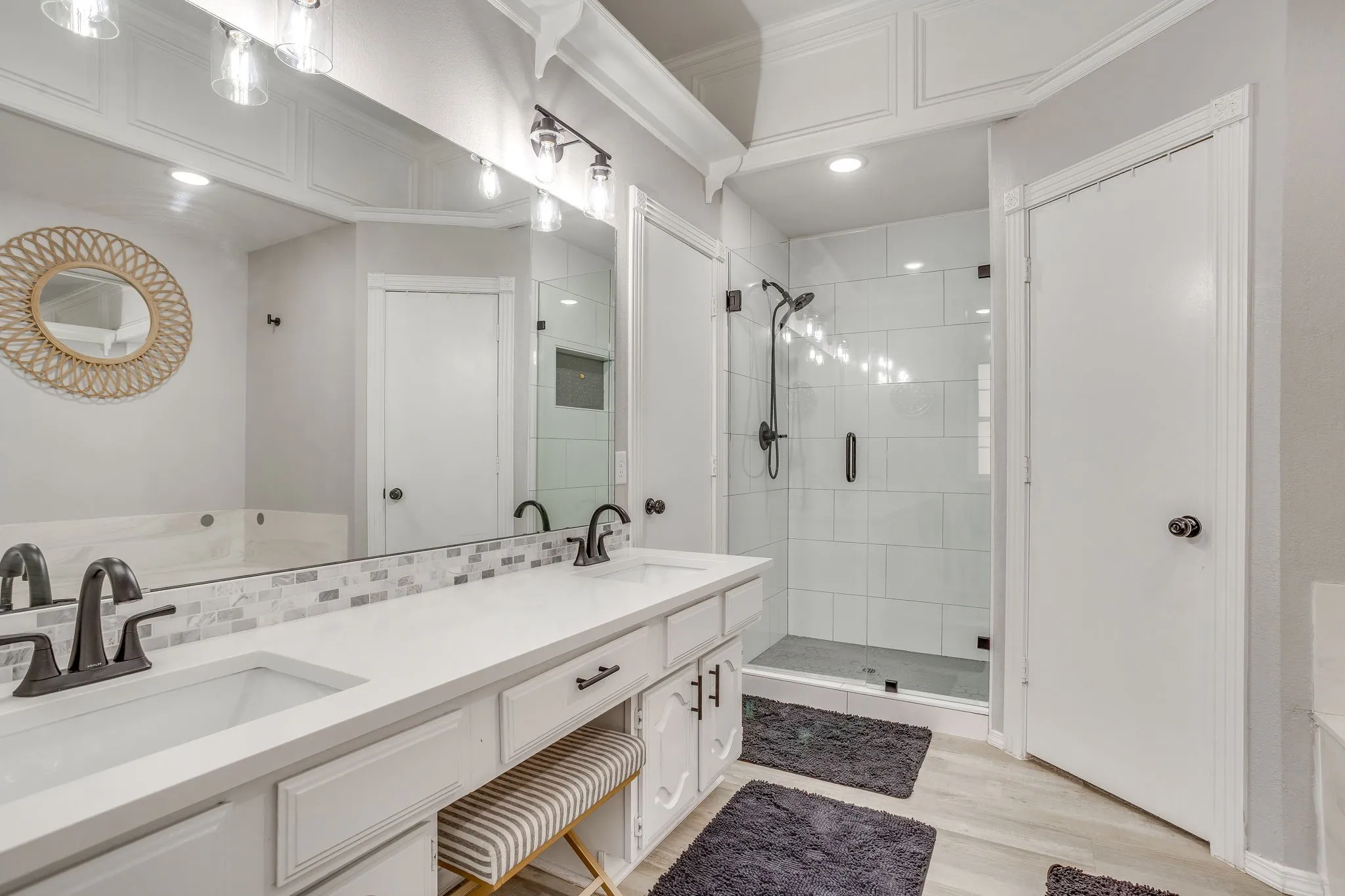 Single Family Residence For Sale in Denton County , 2637 Surrey Woods Road, Flower Mound, Texas 75028, 4 Bedroom, 3 Bathroom, 2 Garage spaces, 2,353 Sqft, built in 1988, mls#21396529, Real Estate Agent in Flower Mound, Homes For Sale in Denton county, Homes For Sale in Flower Mound, Realtor in Flower Mound Texas, Real Estate Brokerage Independent Realty Texas, Luminita Cordes Realtor