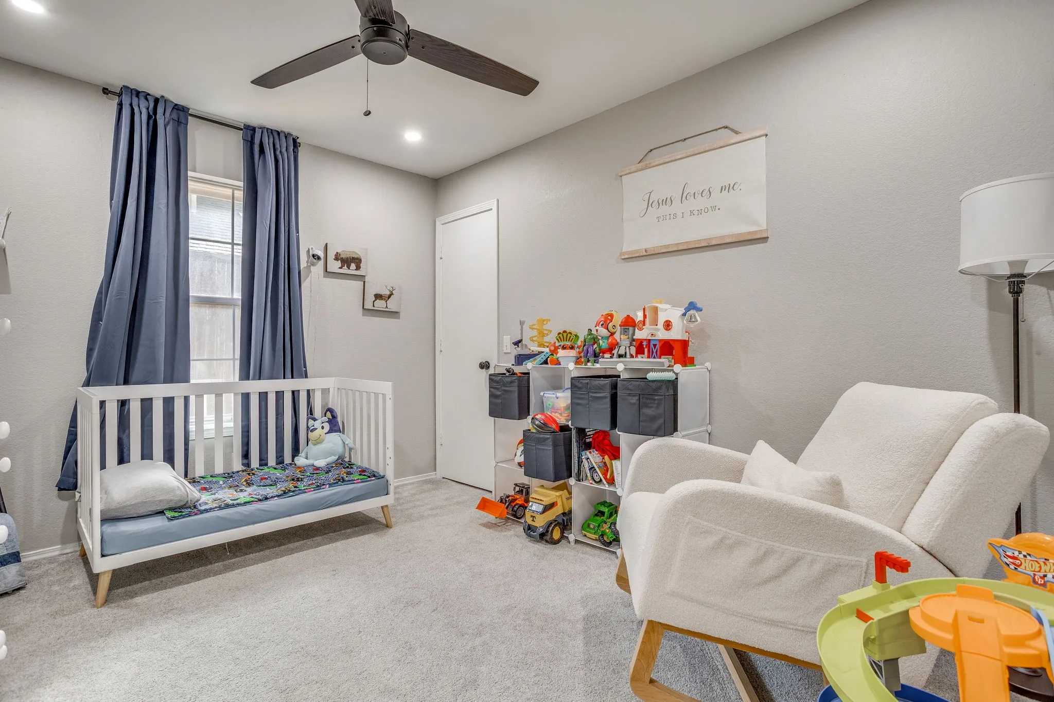 Single Family Residence For Sale in Denton County , 2637 Surrey Woods Road, Flower Mound, Texas 75028, 4 Bedroom, 3 Bathroom, 2 Garage spaces, 2,353 Sqft, built in 1988, mls#21396529, Real Estate Agent in Flower Mound, Homes For Sale in Denton county, Homes For Sale in Flower Mound, Realtor in Flower Mound Texas, Real Estate Brokerage Independent Realty Texas, Luminita Cordes Realtor