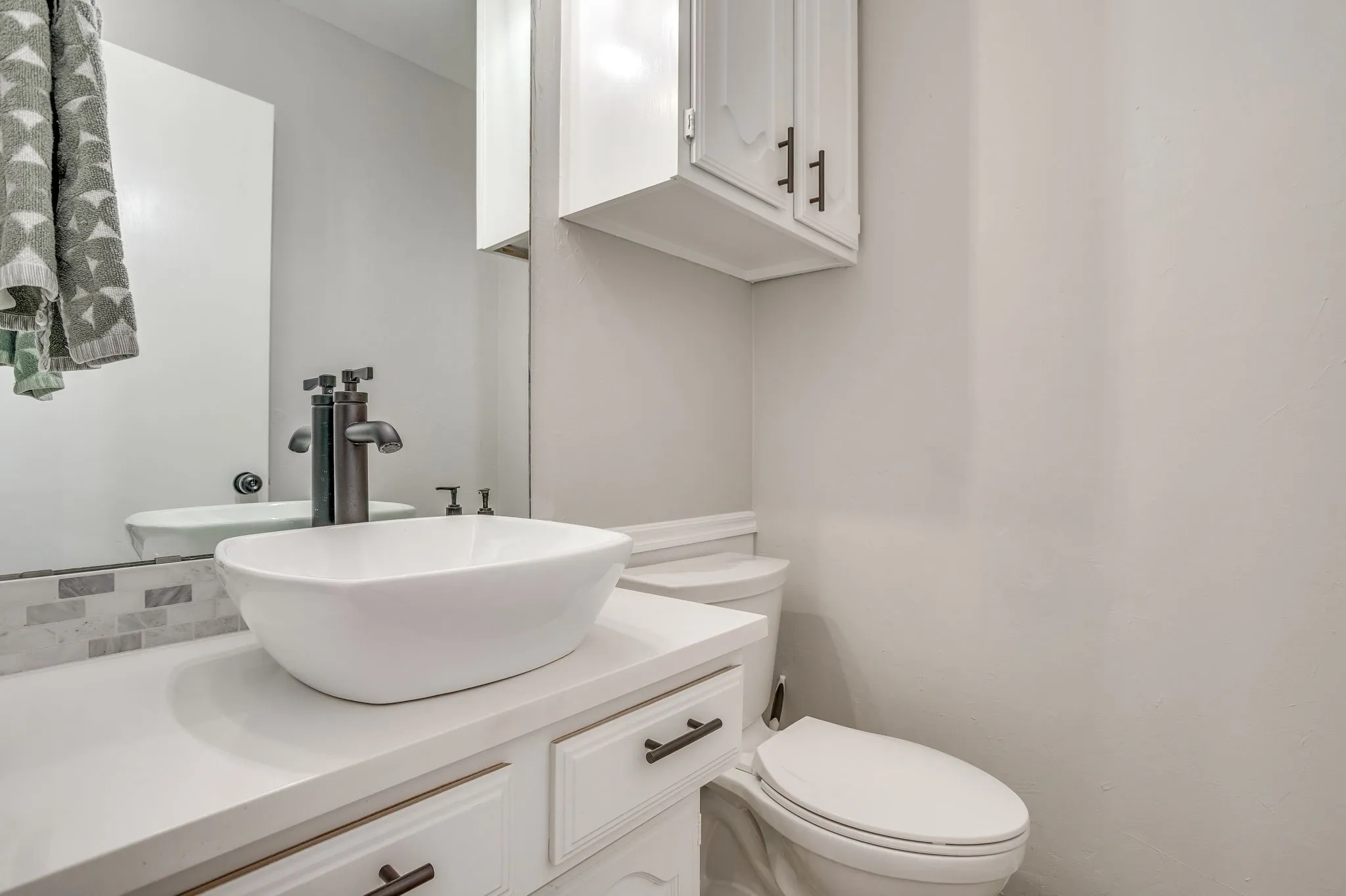 Single Family Residence For Sale in Denton County , 2637 Surrey Woods Road, Flower Mound, Texas 75028, 4 Bedroom, 3 Bathroom, 2 Garage spaces, 2,353 Sqft, built in 1988, mls#21396529, Real Estate Agent in Flower Mound, Homes For Sale in Denton county, Homes For Sale in Flower Mound, Realtor in Flower Mound Texas, Real Estate Brokerage Independent Realty Texas, Luminita Cordes Realtor