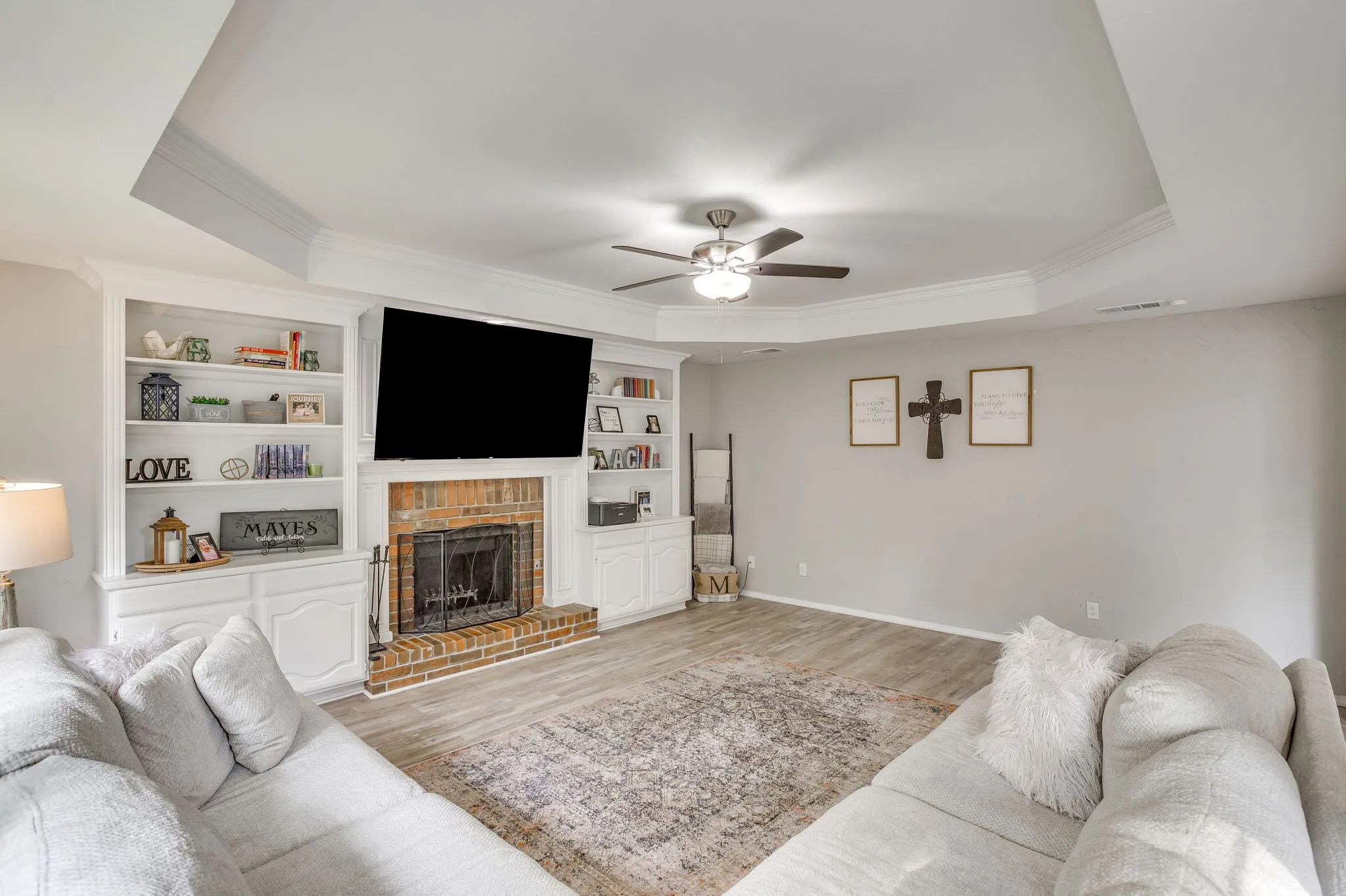 Single Family Residence For Sale in Denton County , 2637 Surrey Woods Road, Flower Mound, Texas 75028, 4 Bedroom, 3 Bathroom, 2 Garage spaces, 2,353 Sqft, built in 1988, mls#21396529, Real Estate Agent in Flower Mound, Homes For Sale in Denton county, Homes For Sale in Flower Mound, Realtor in Flower Mound Texas, Real Estate Brokerage Independent Realty Texas, Luminita Cordes Realtor